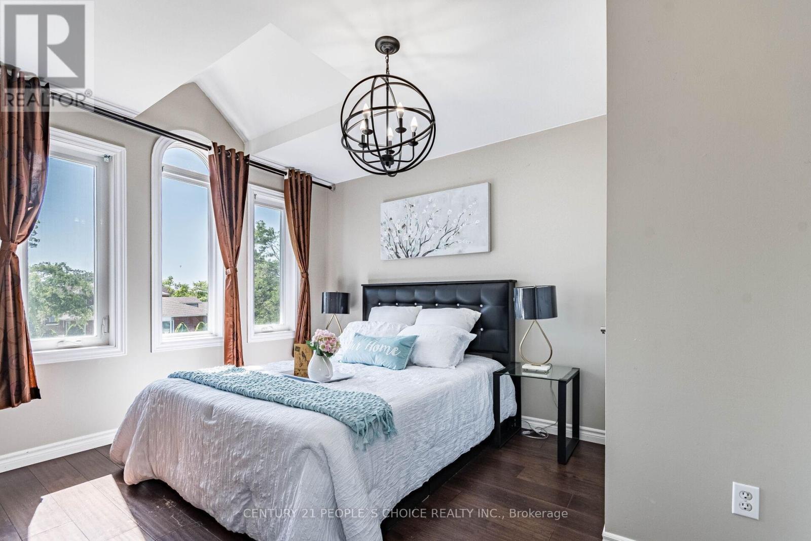 Single Family House for Sale in  CUNDLES ROAD W Barrie (Northwest) 