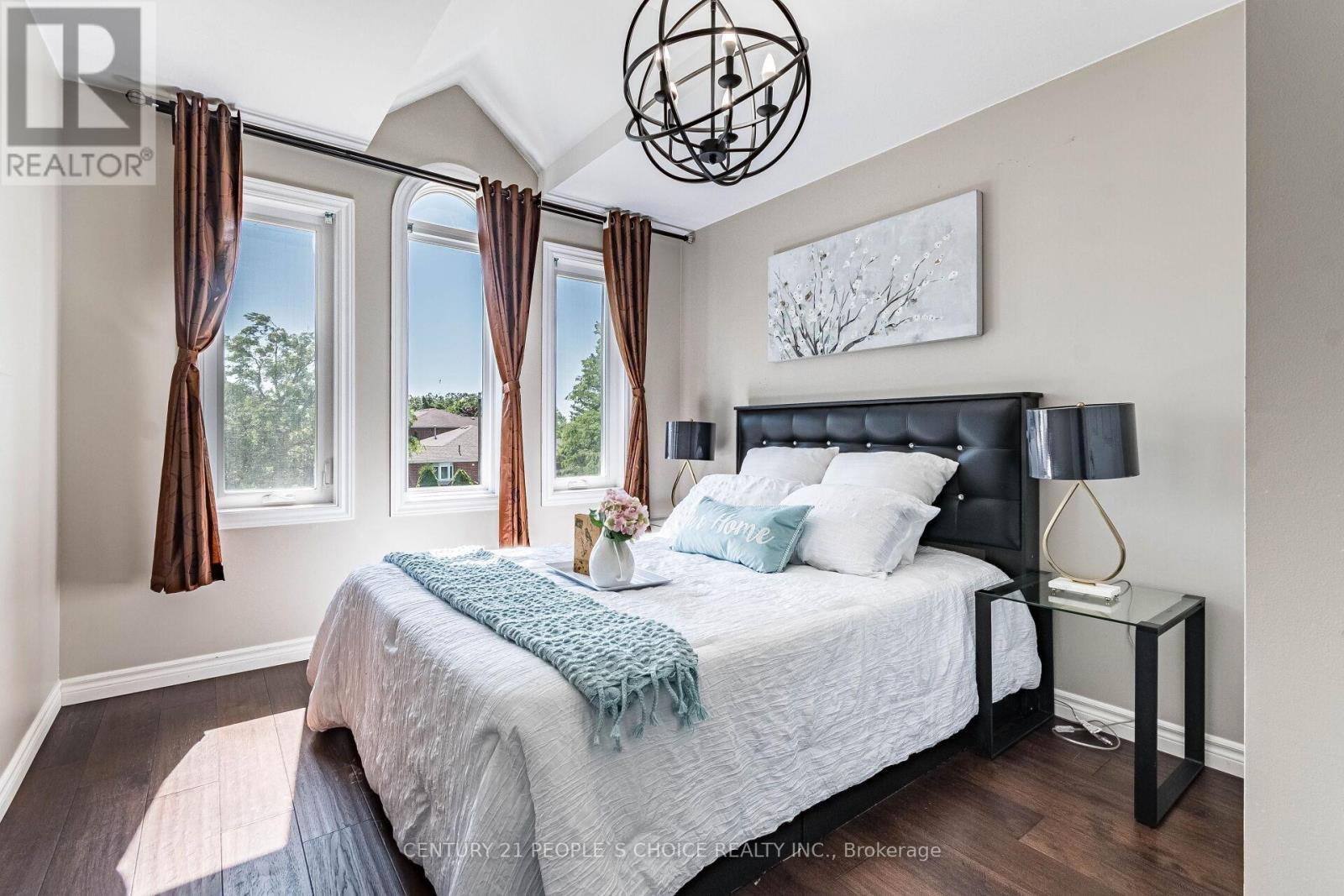 Single Family House for Sale in  CUNDLES ROAD W Barrie (Northwest) 