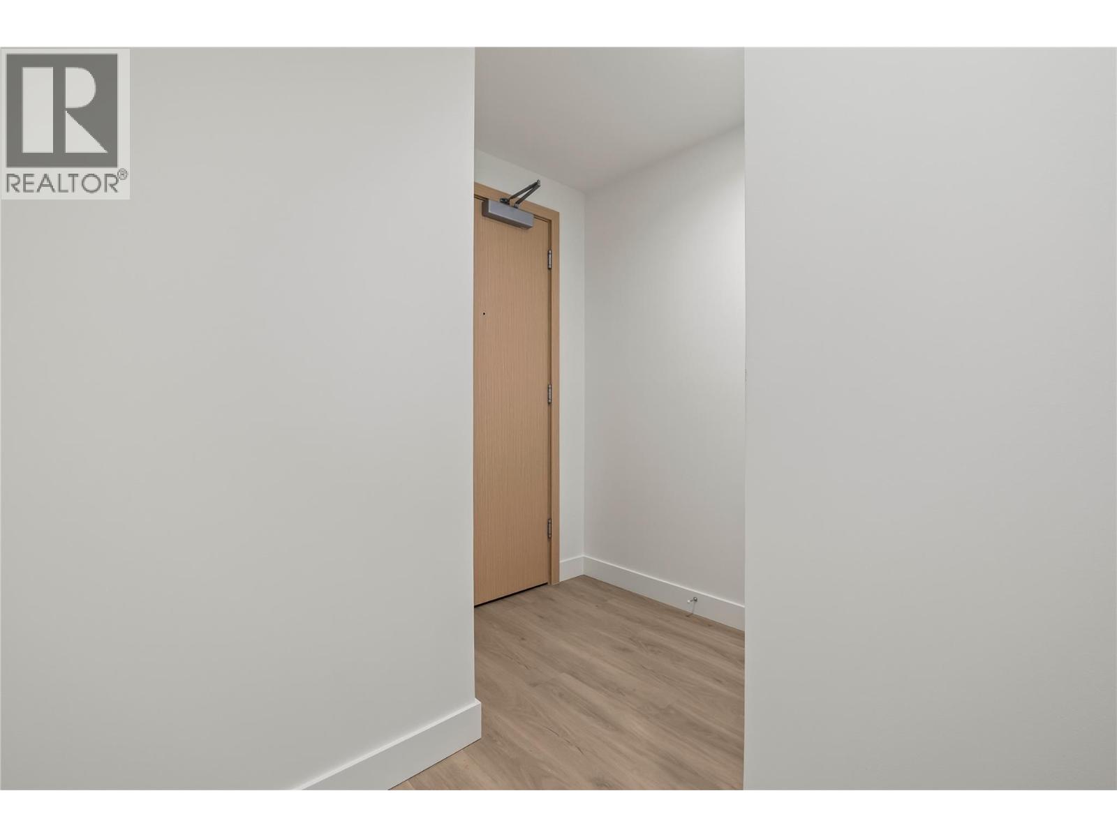 1704 238 Leon Avenue, Kelowna