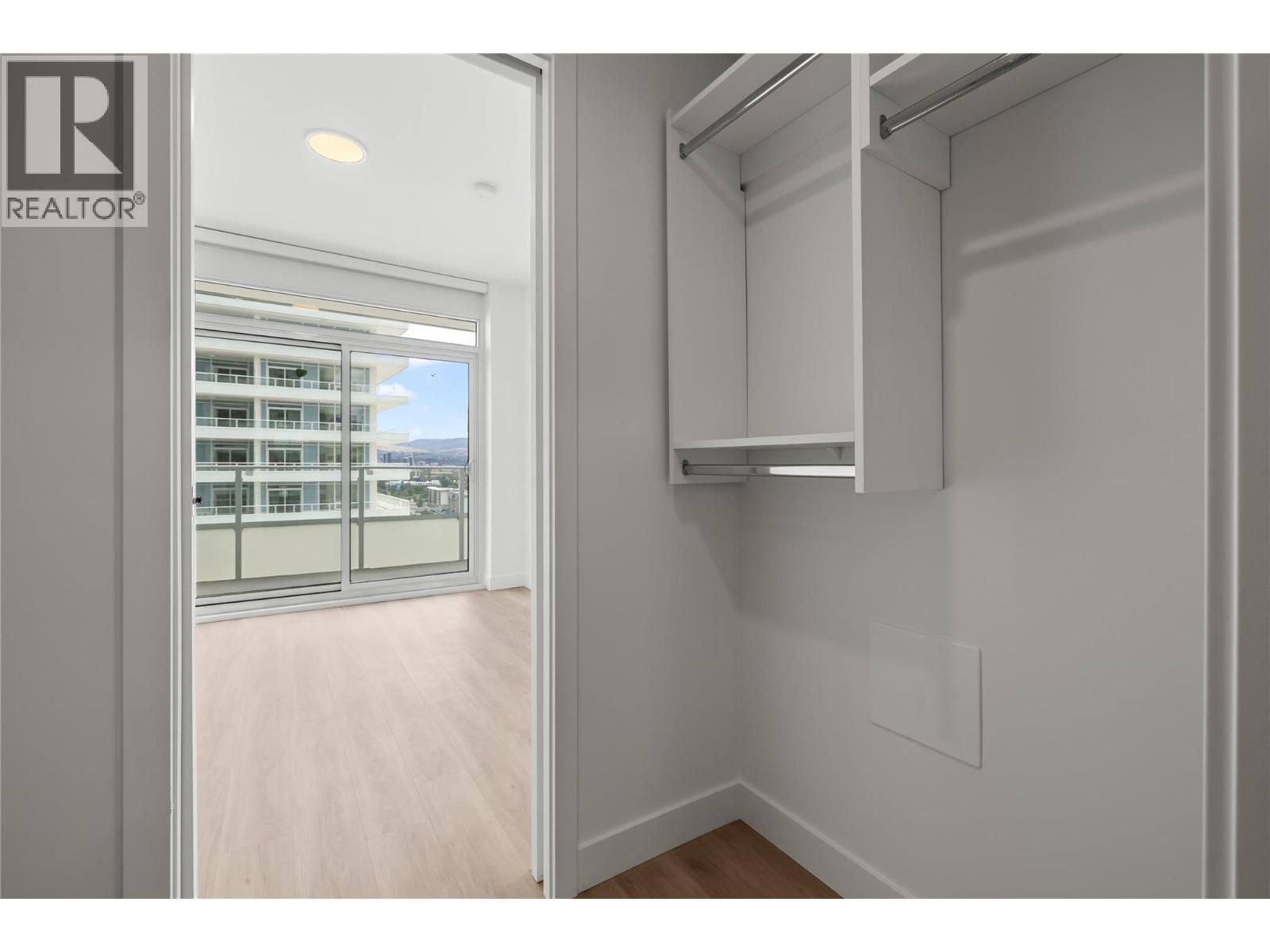 1704 238 Leon Avenue, Kelowna
