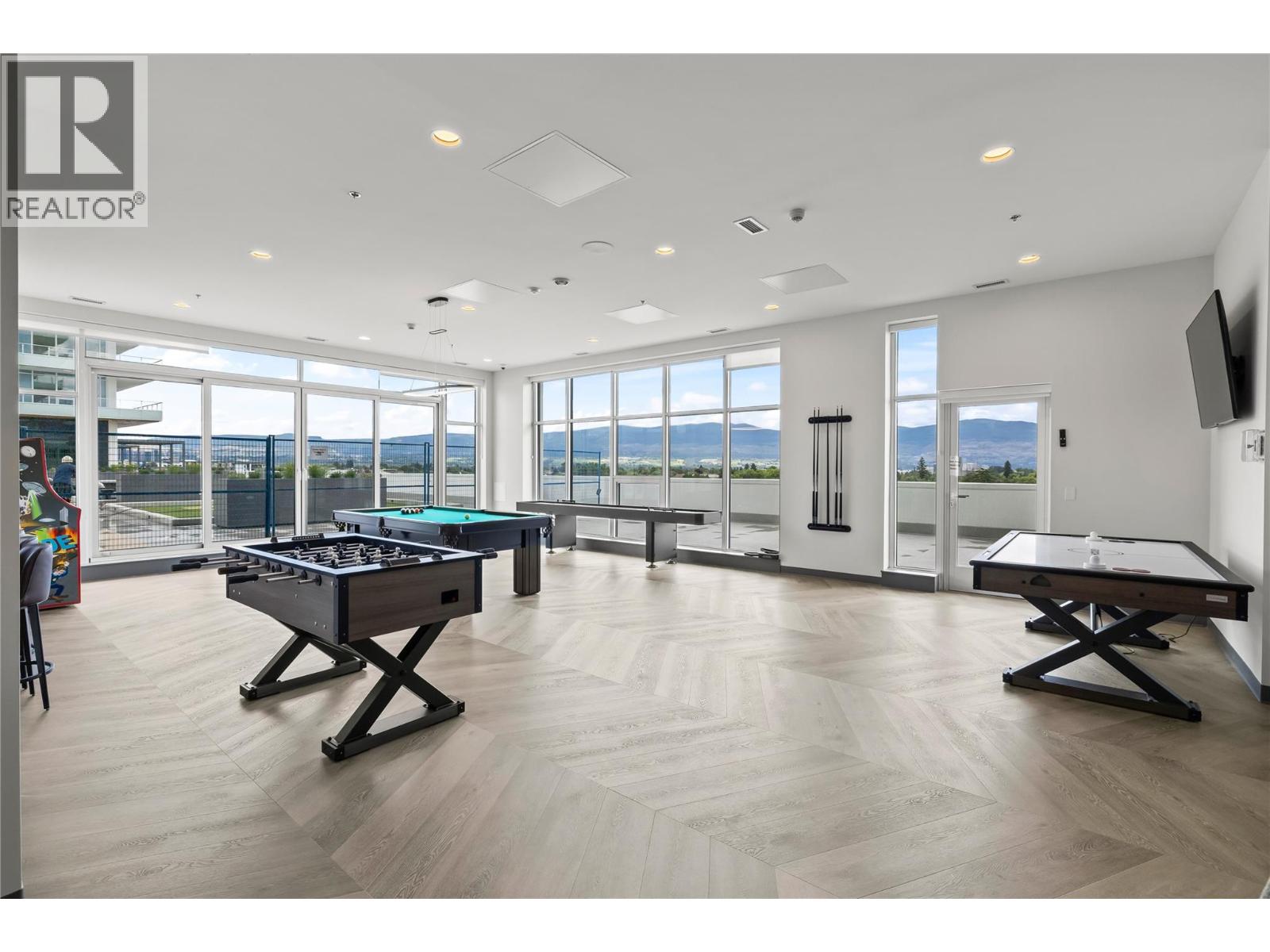 1704 238 Leon Avenue, Kelowna