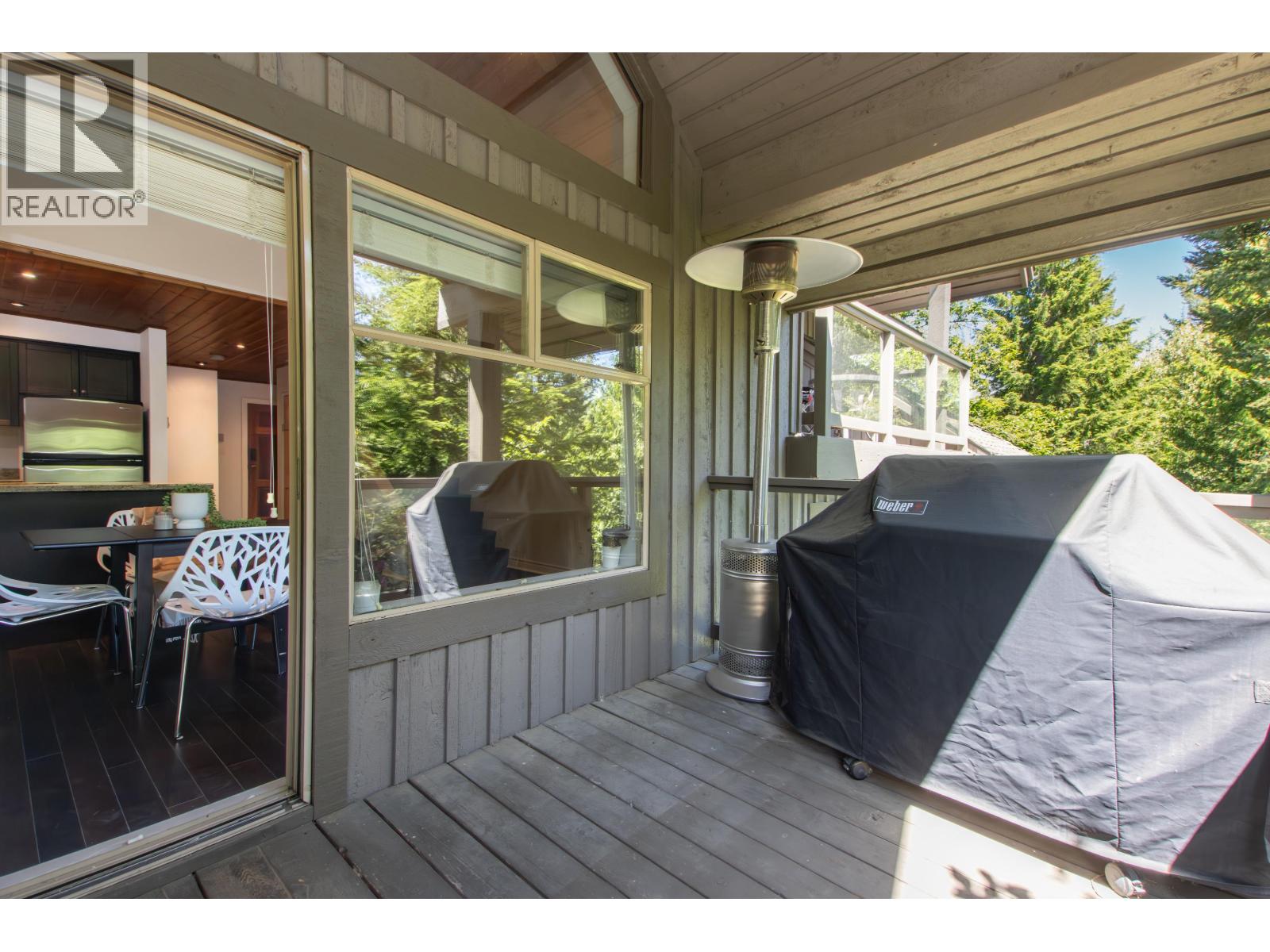 302 3050 HILLCREST DRIVE, Whistler