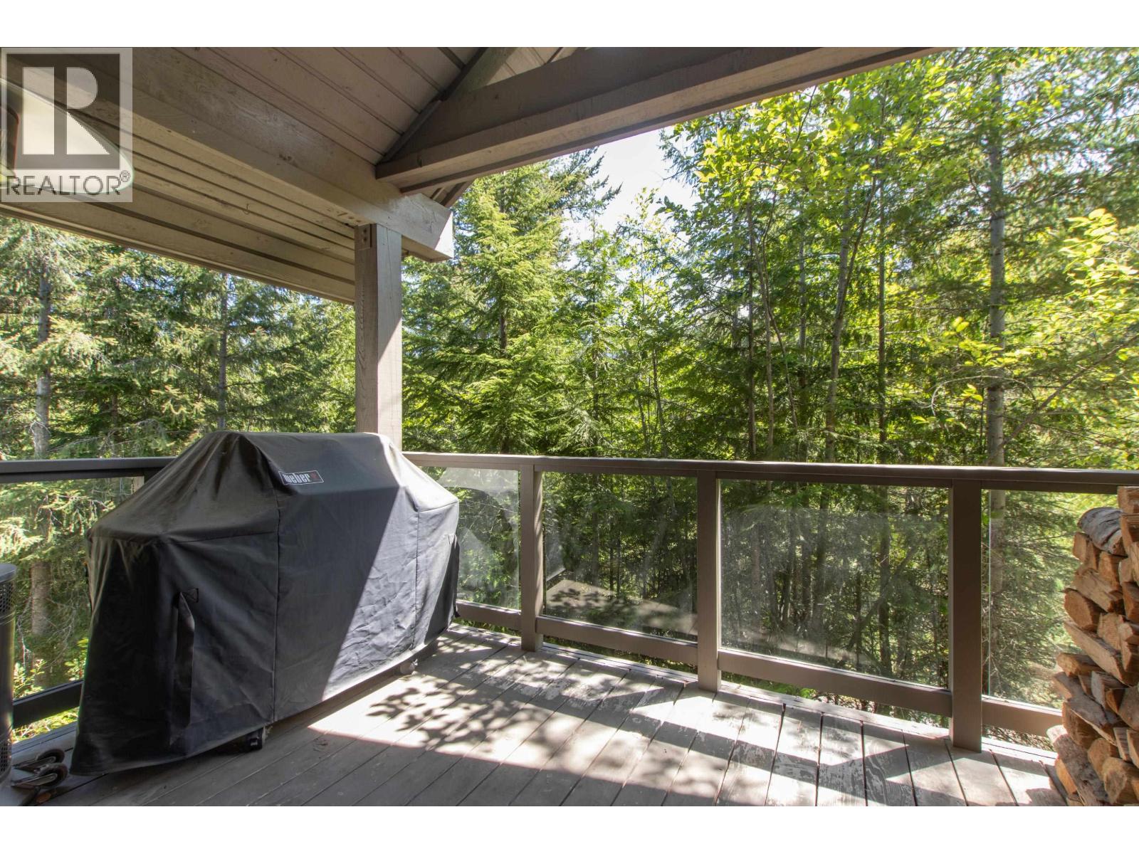 302 3050 HILLCREST DRIVE, Whistler