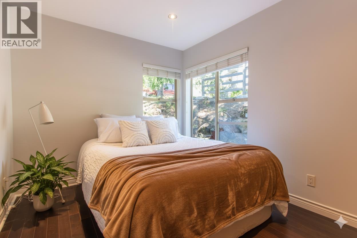 302 3050 HILLCREST DRIVE, Whistler