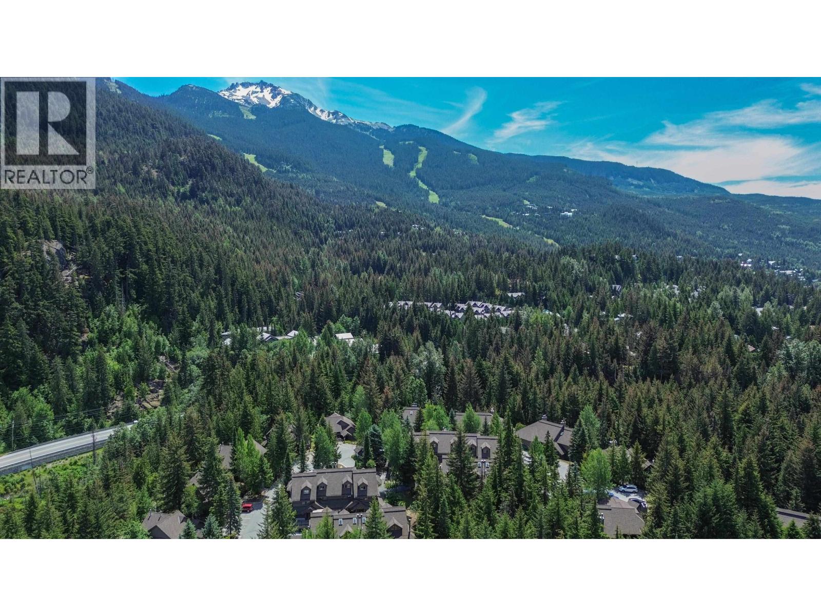 302 3050 HILLCREST DRIVE, Whistler