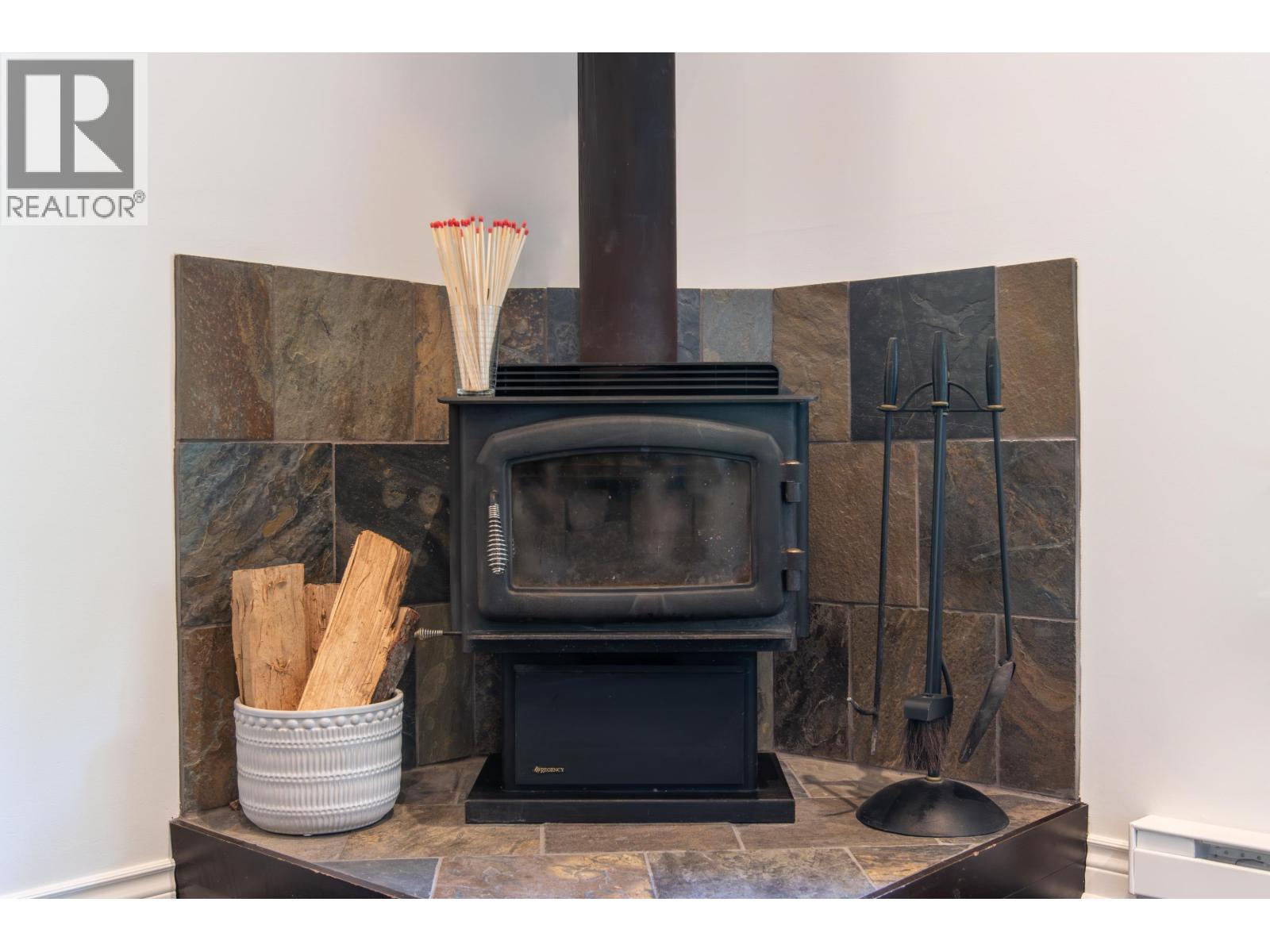 302 3050 HILLCREST DRIVE, Whistler