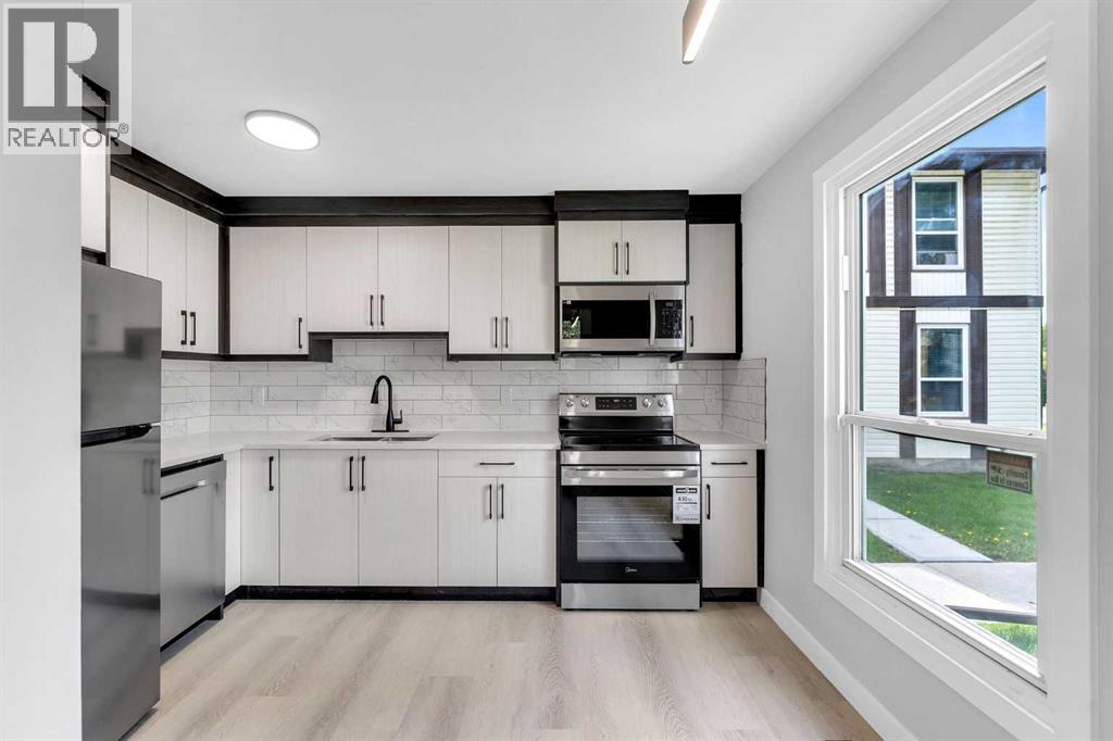 Single Family House for Sale in    Street NE Pineridge Calgary 