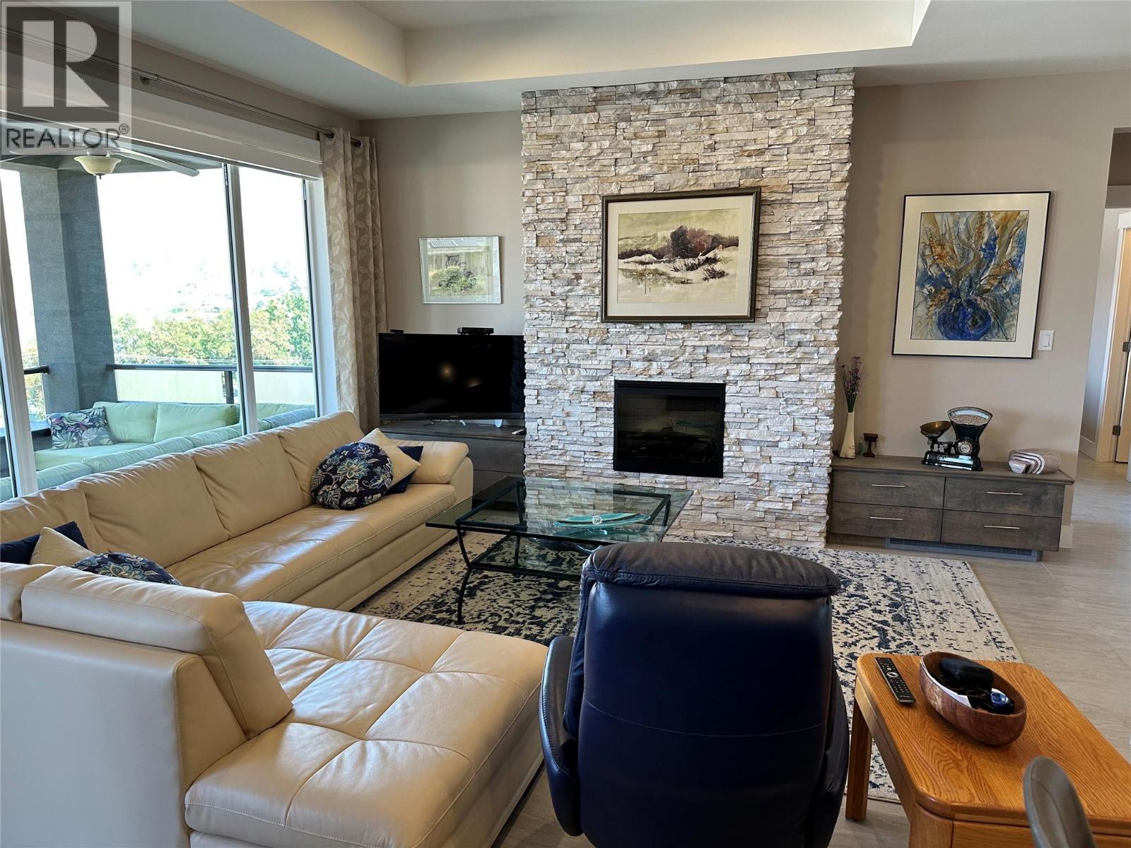 440 MERLOT Avenue, Oliver