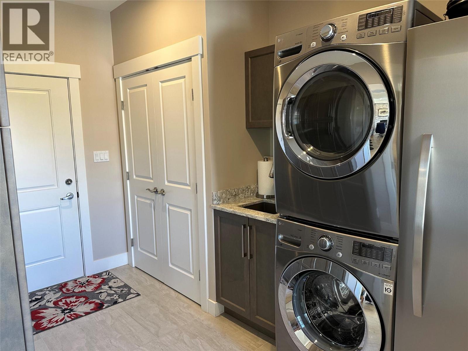 440 MERLOT Avenue - 11