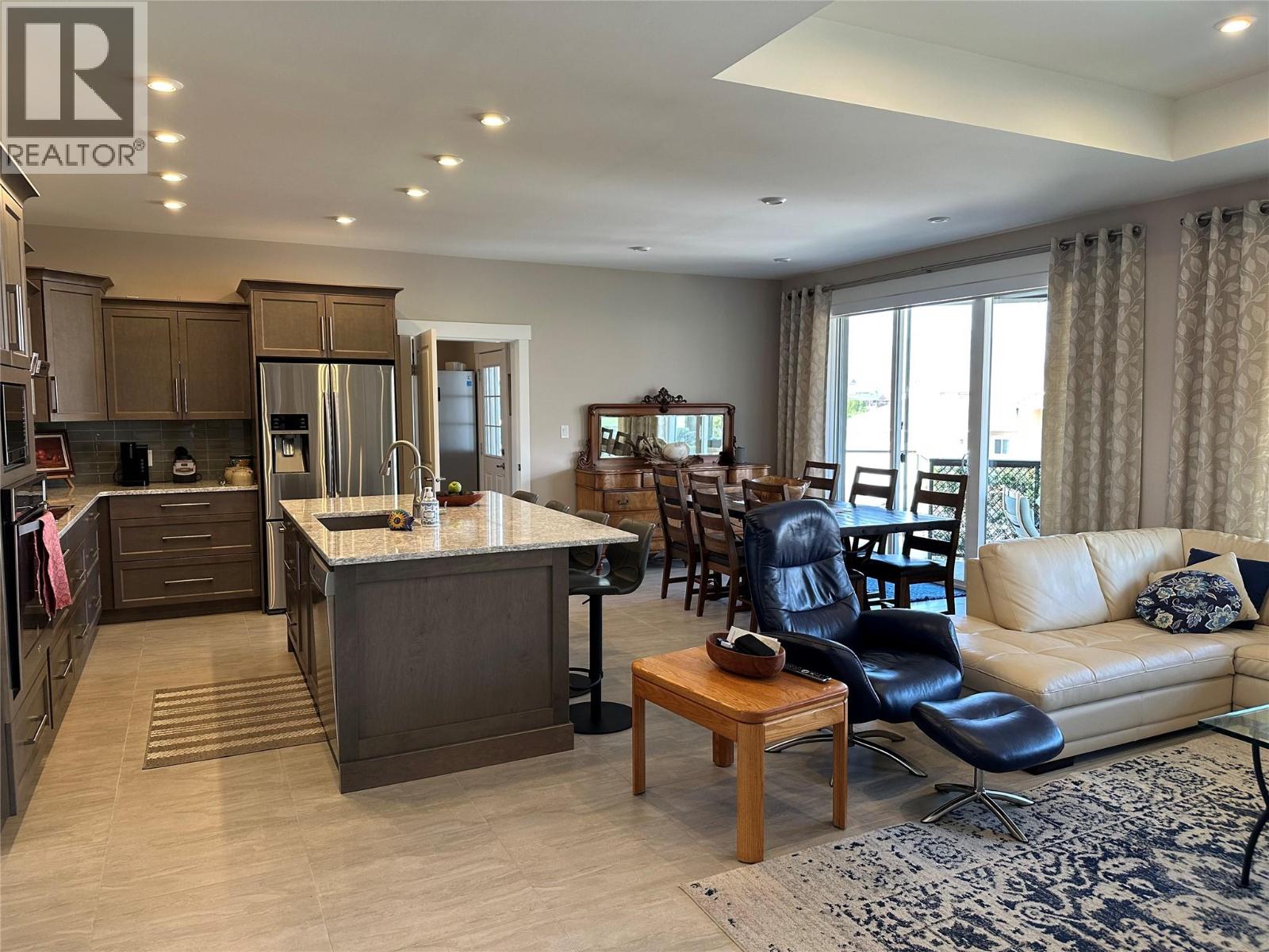 440 MERLOT Avenue, Oliver