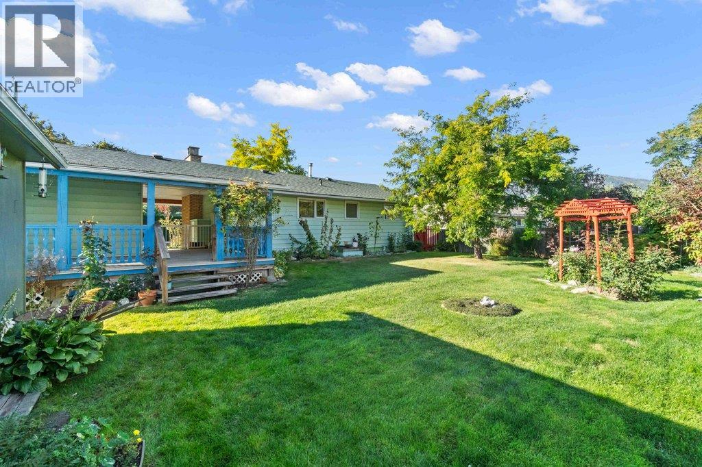  7150 49 Street Northeast, Salmon Arm