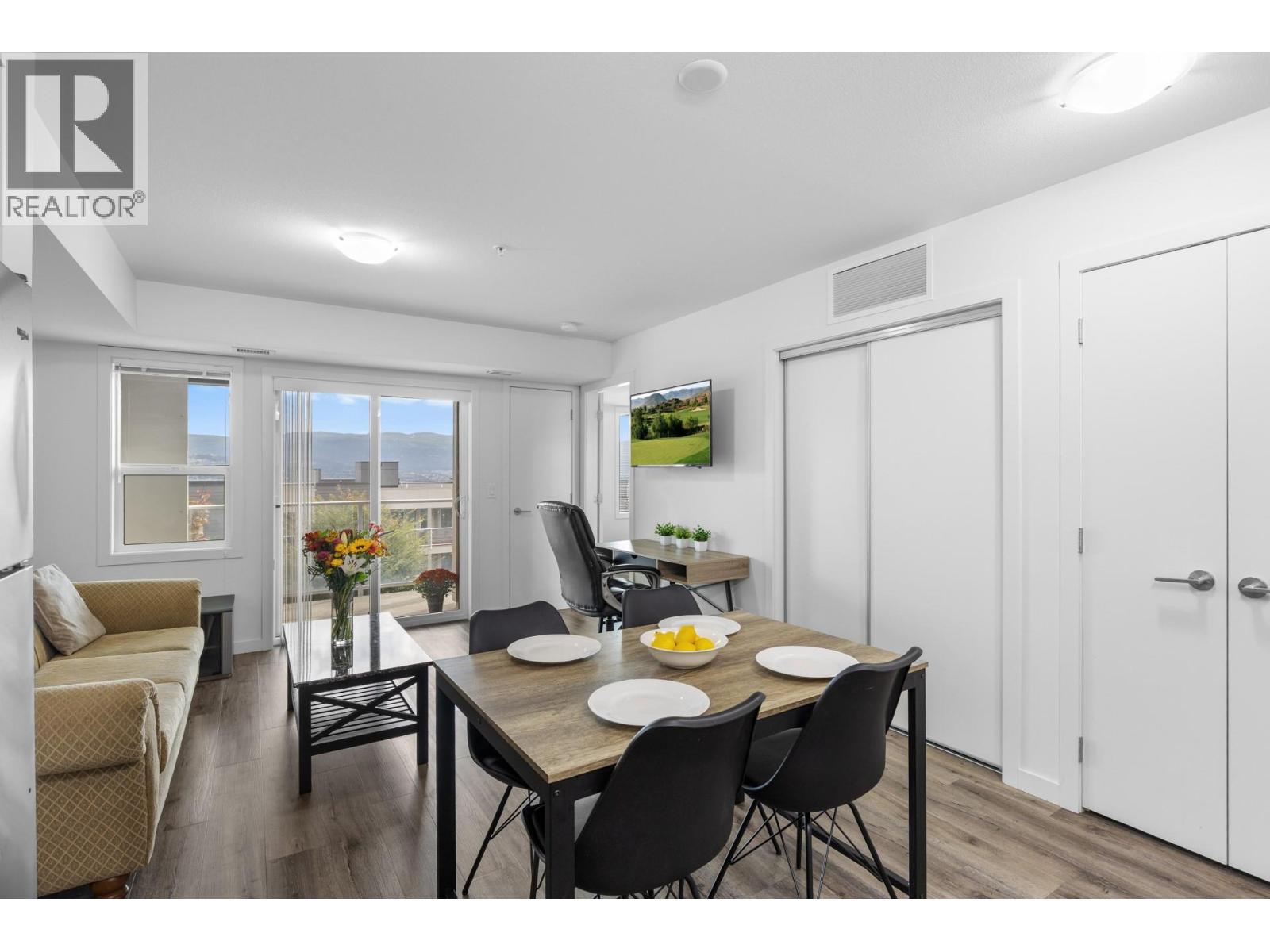 203 725 Academy Way, Kelowna