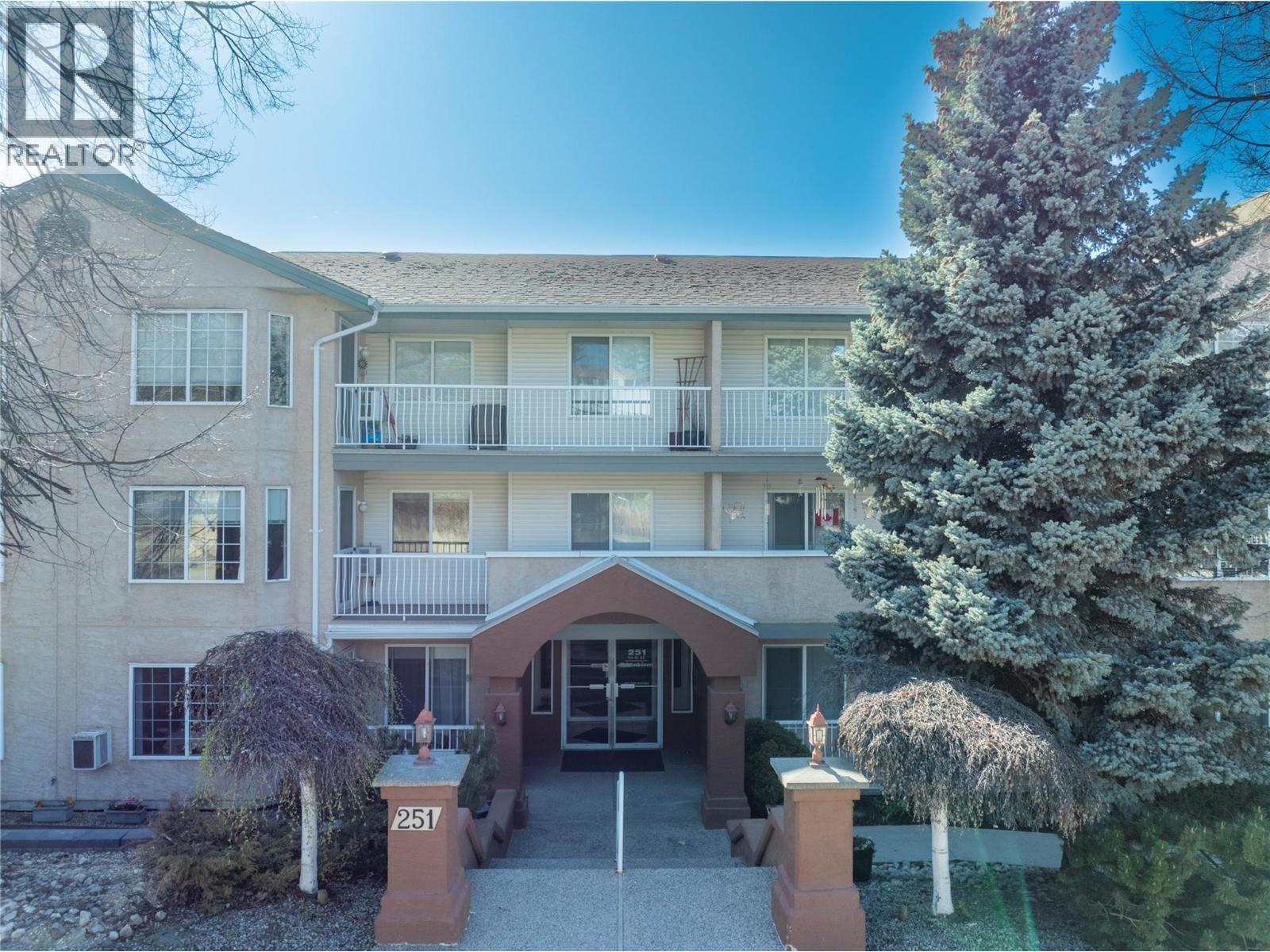 308 251 6 Street Southeast, Salmon Arm