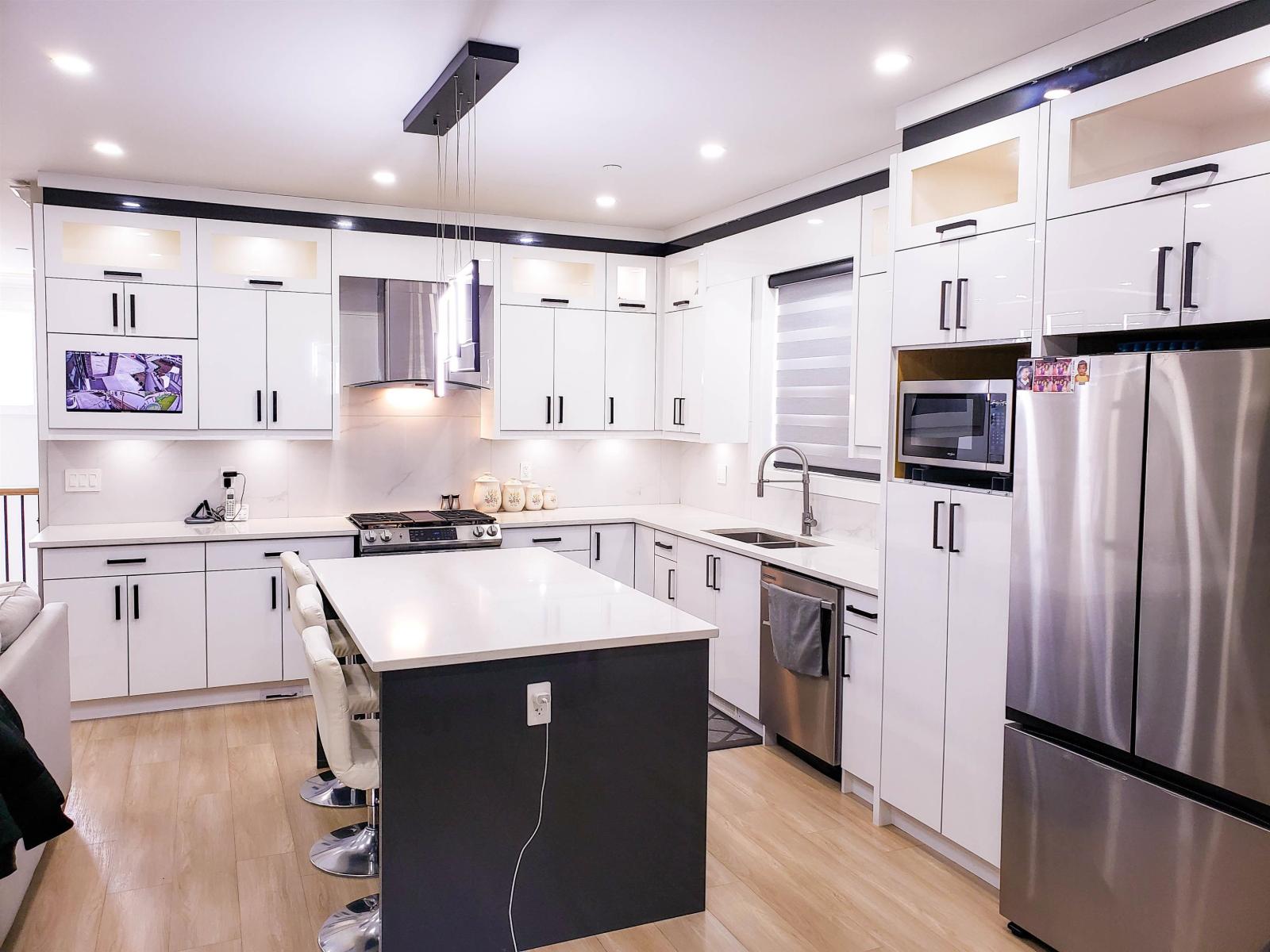 32663 CUNNINGHAM AVENUE, Mission