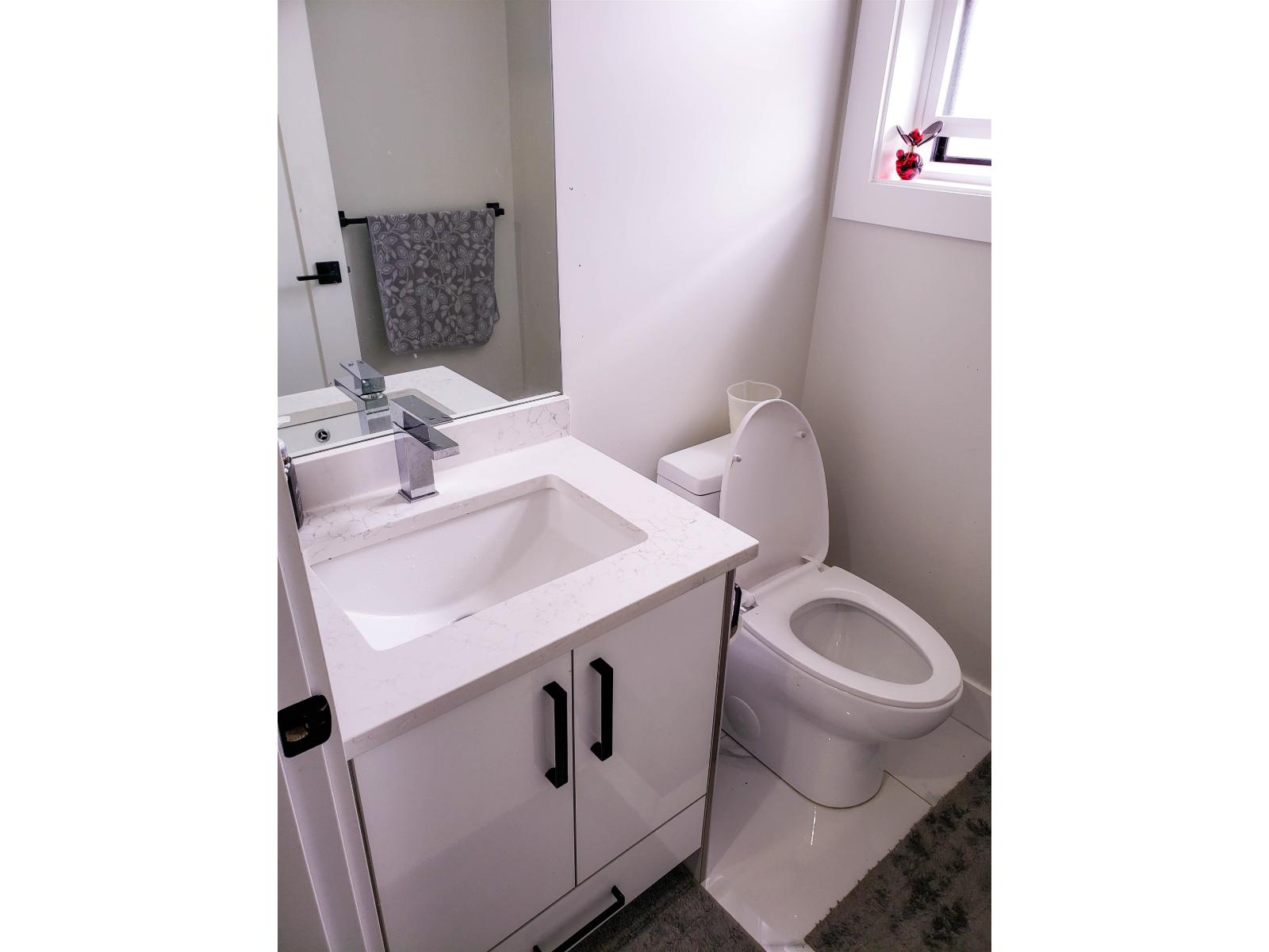 32663 CUNNINGHAM AVENUE, Mission