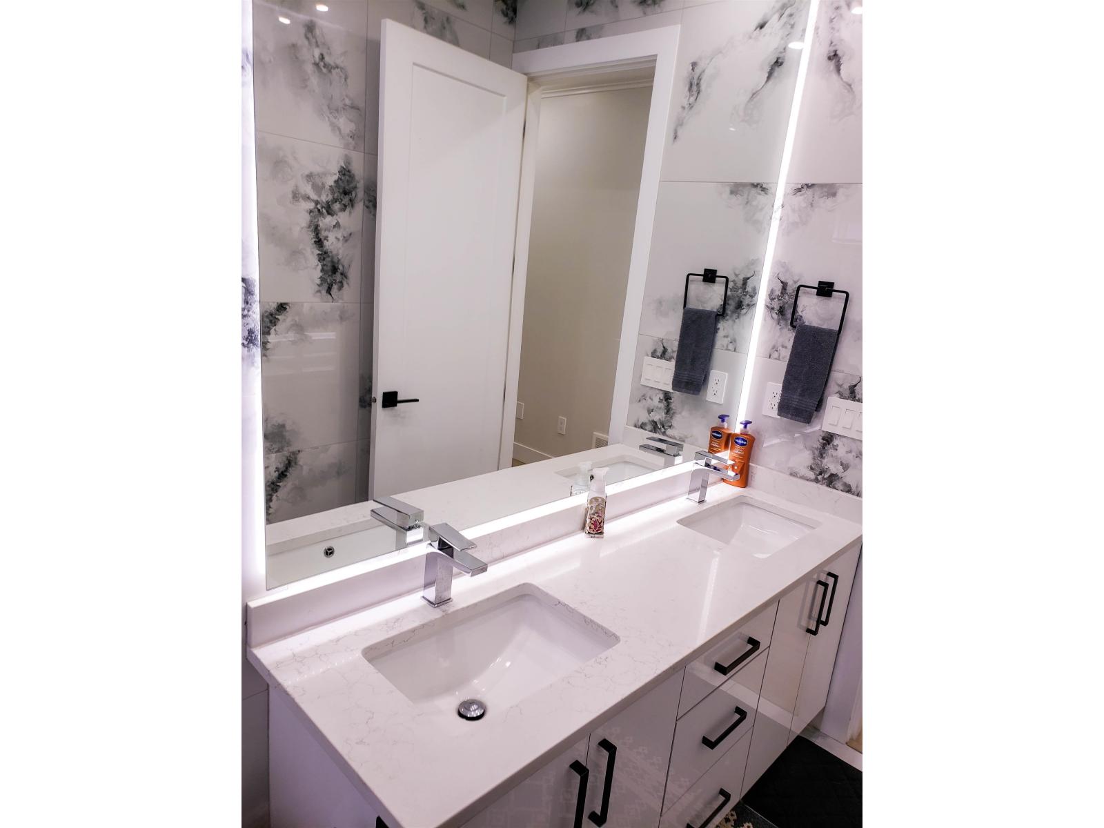 32663 CUNNINGHAM AVENUE, Mission