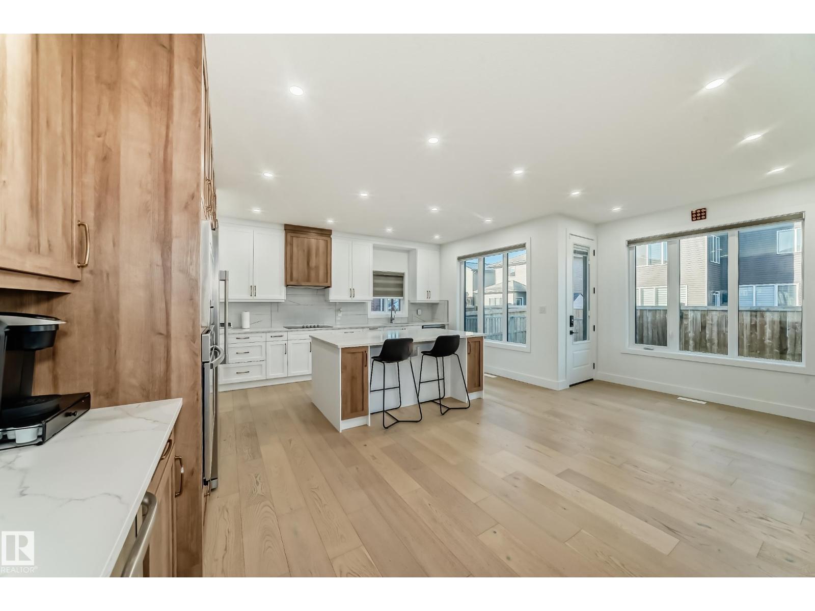 42 ELWYCK GATE - 18