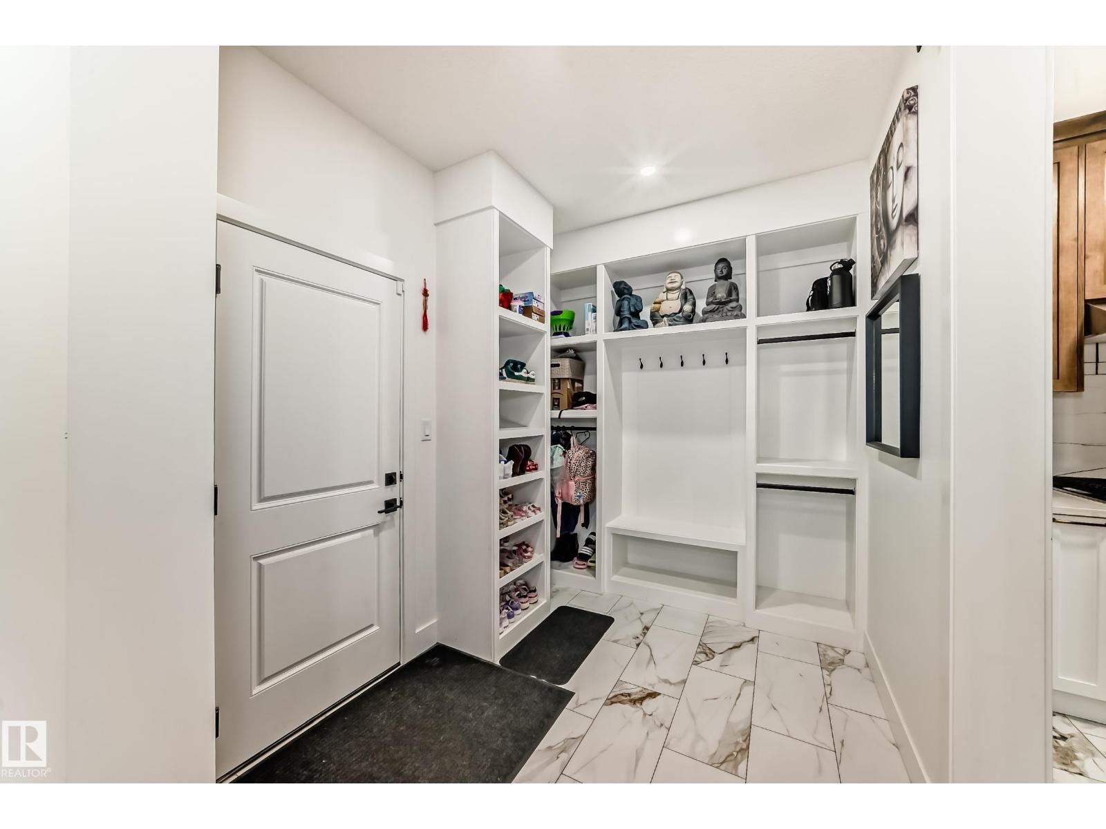 42 ELWYCK GATE - 32