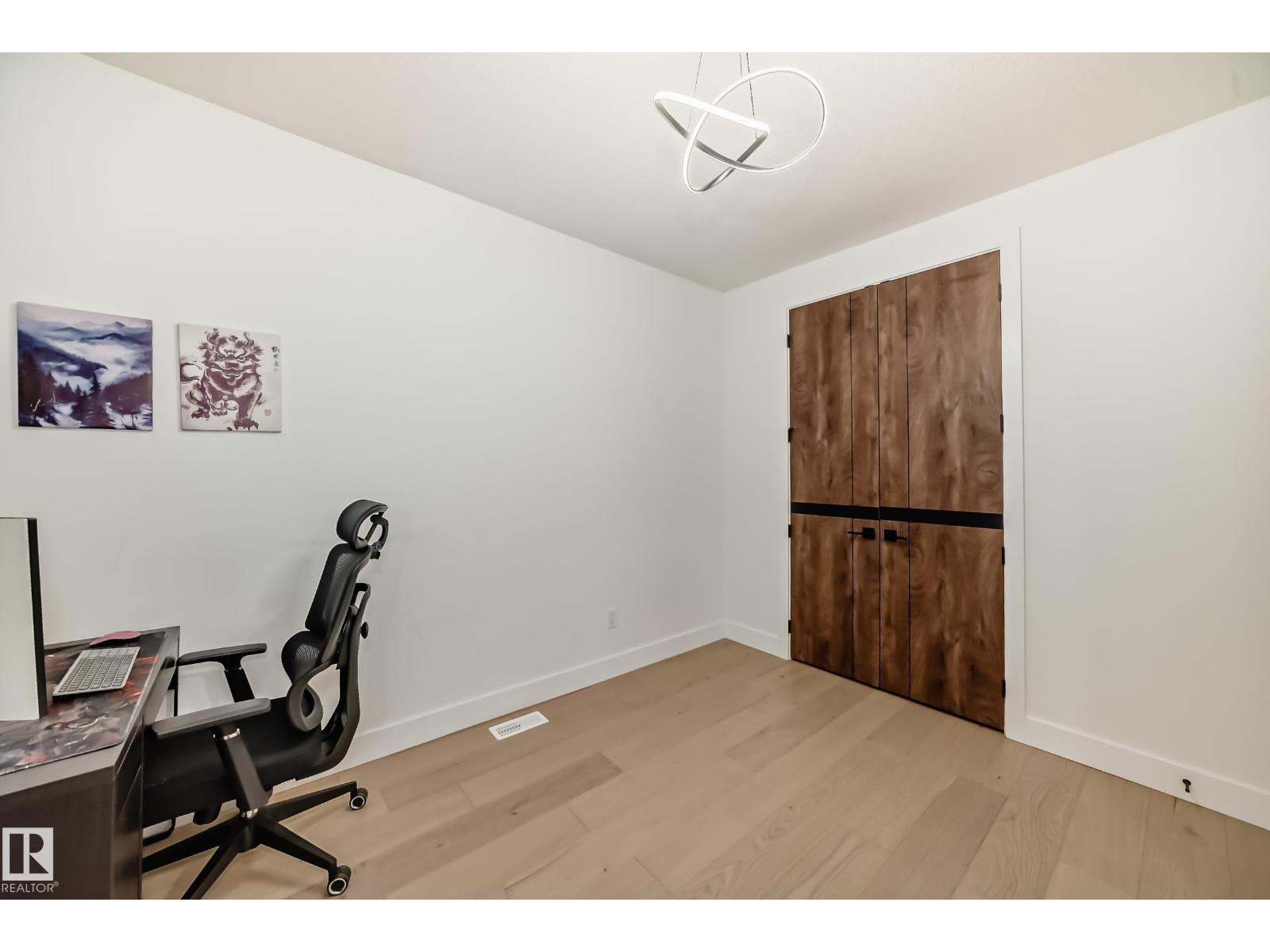 42 ELWYCK GATE - 8