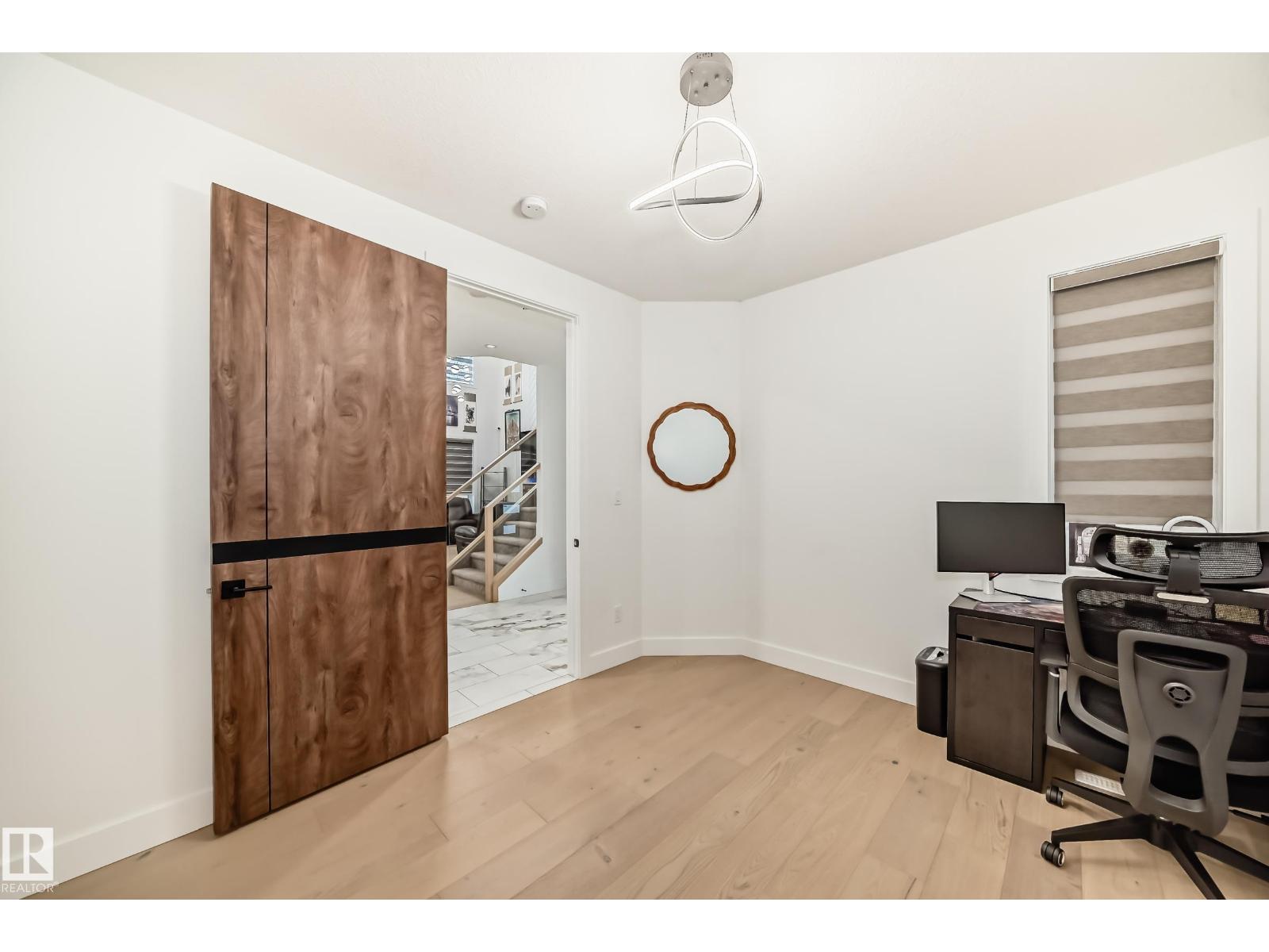 42 ELWYCK GATE - 9
