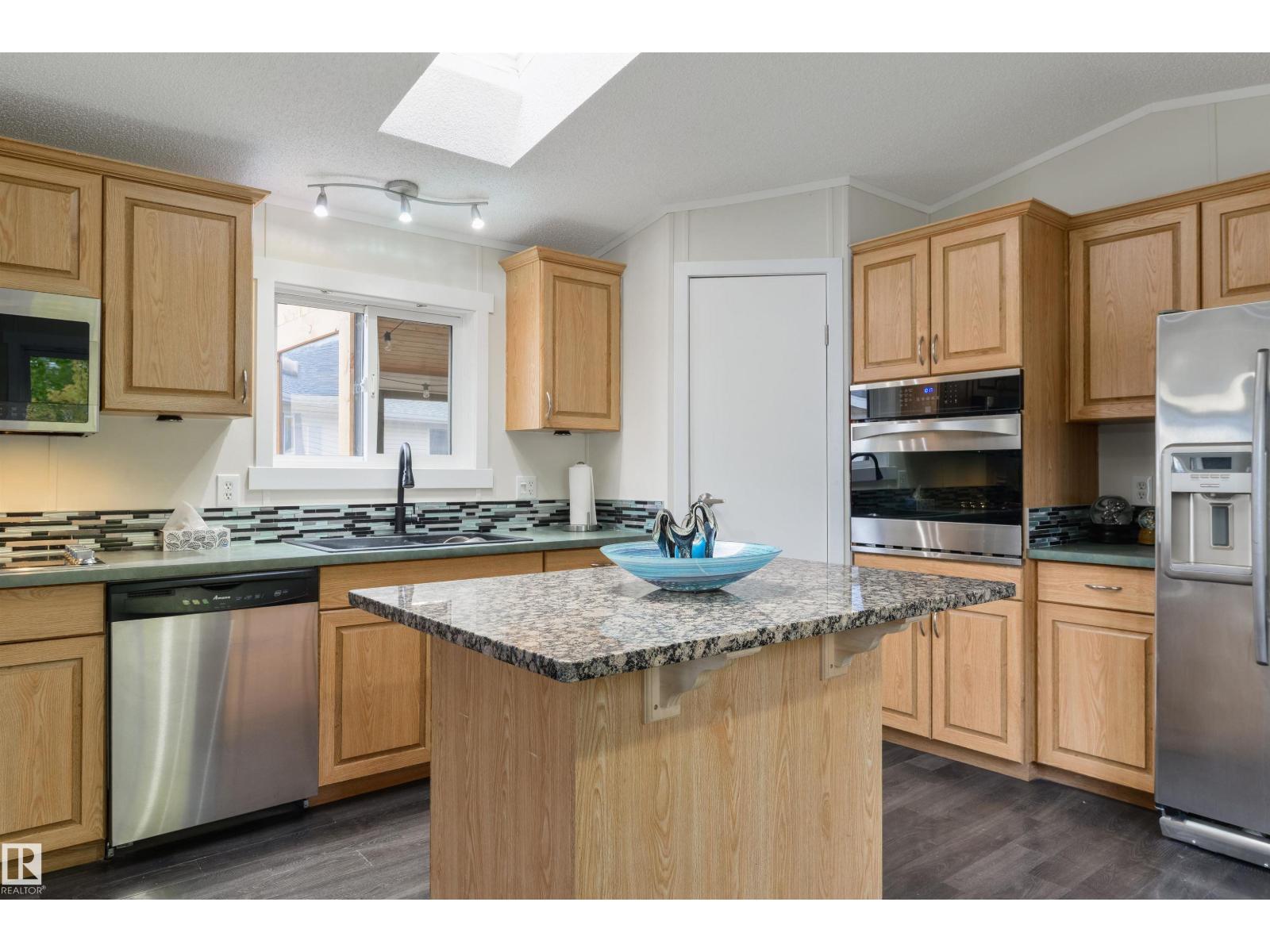 2809 Lakeside Cres NW NW, Edmonton