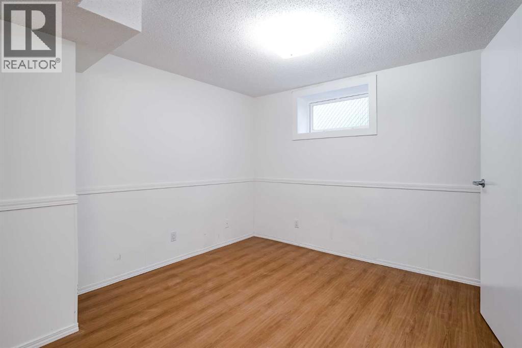 Single Family House Bungalow for Sale in  Bermuda Drive NW Beddington Heights Calgary 