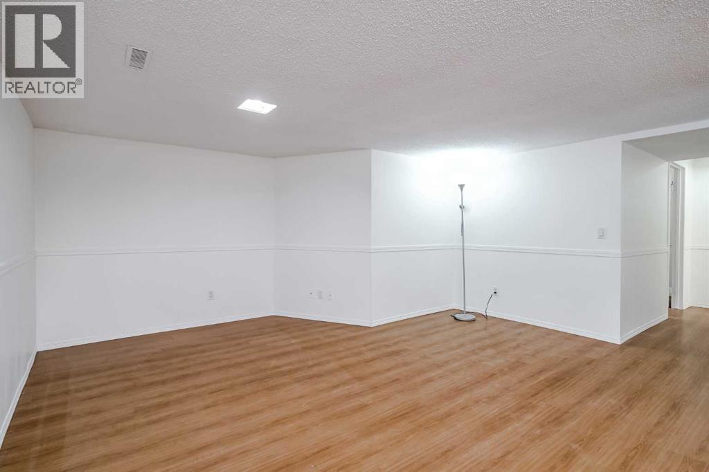 Single Family House Bungalow for Sale in  Bermuda Drive NW Beddington Heights Calgary 