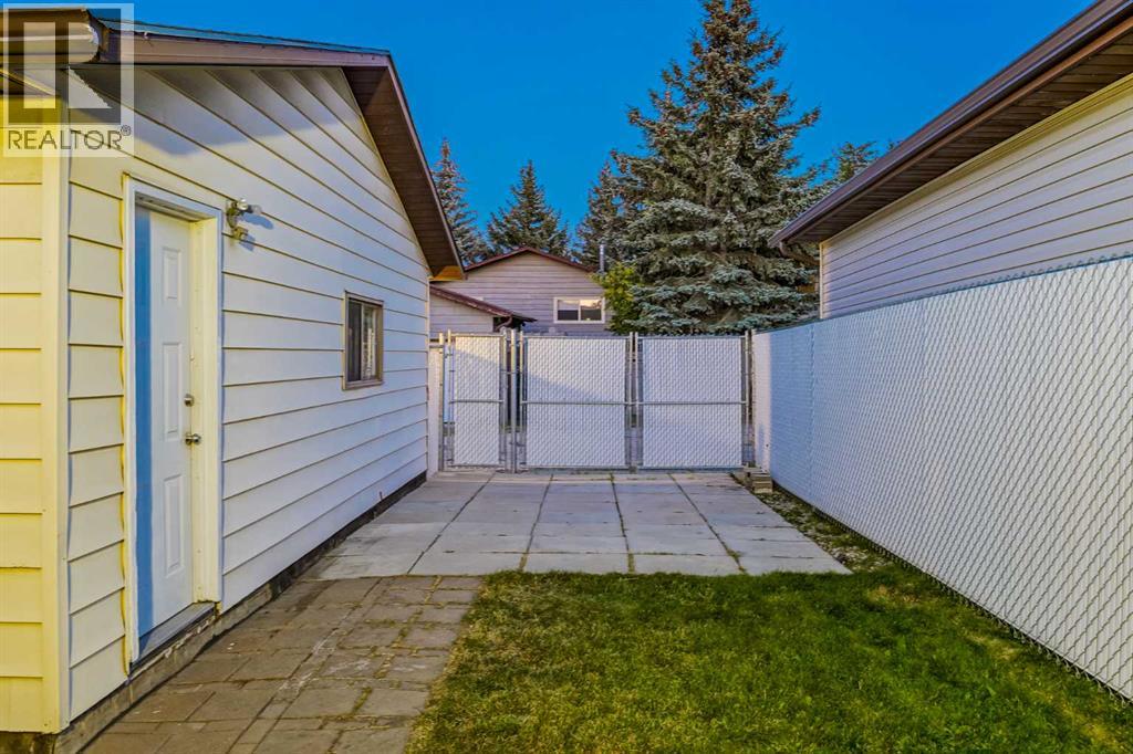 Single Family House Bungalow for Sale in  Bermuda Drive NW Beddington Heights Calgary 