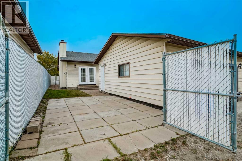Single Family House Bungalow for Sale in  Bermuda Drive NW Beddington Heights Calgary 