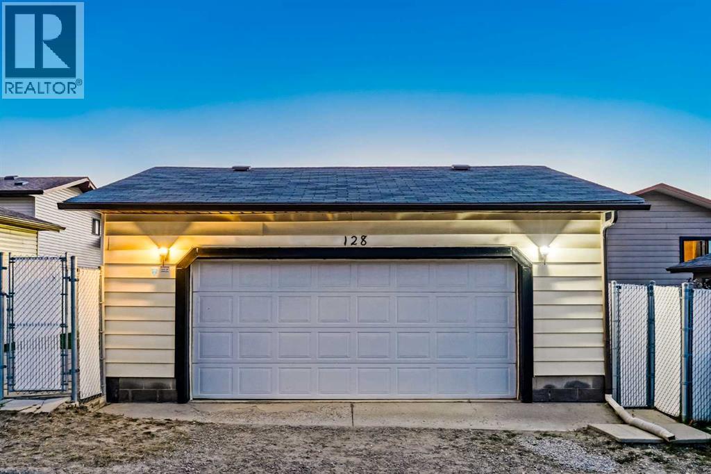 Single Family House Bungalow for Sale in  Bermuda Drive NW Beddington Heights Calgary 