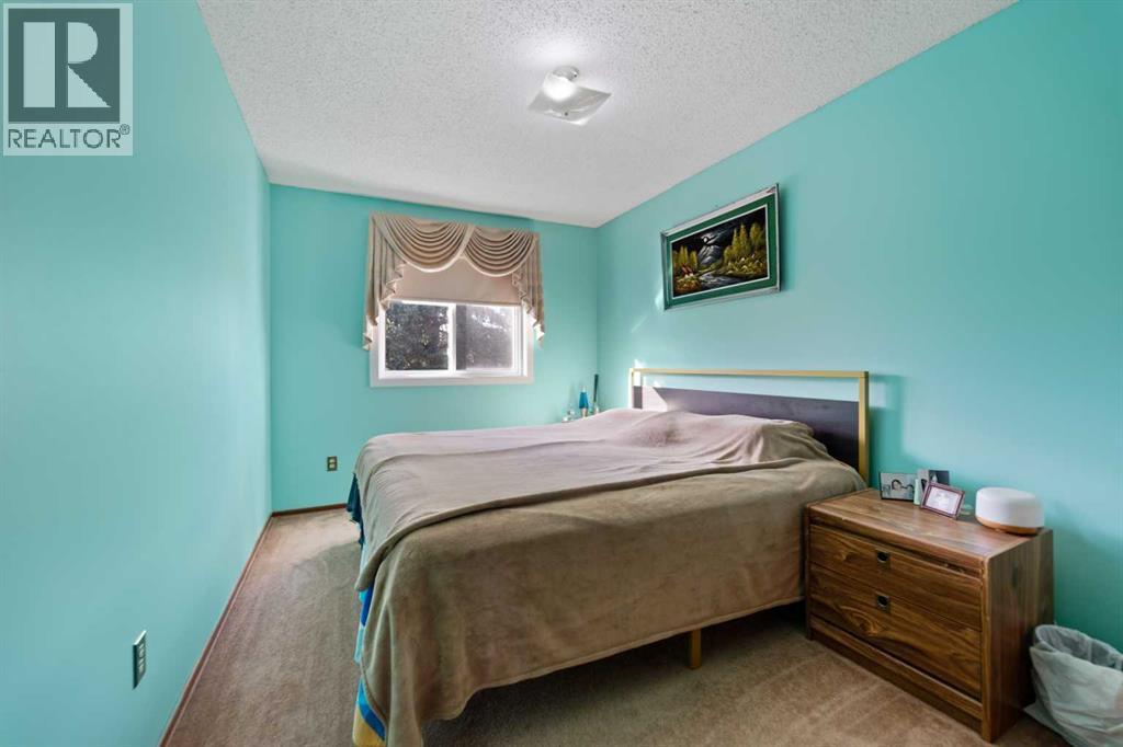 Single Family House for Sale in  Castleglen Court NE Castleridge Calgary 