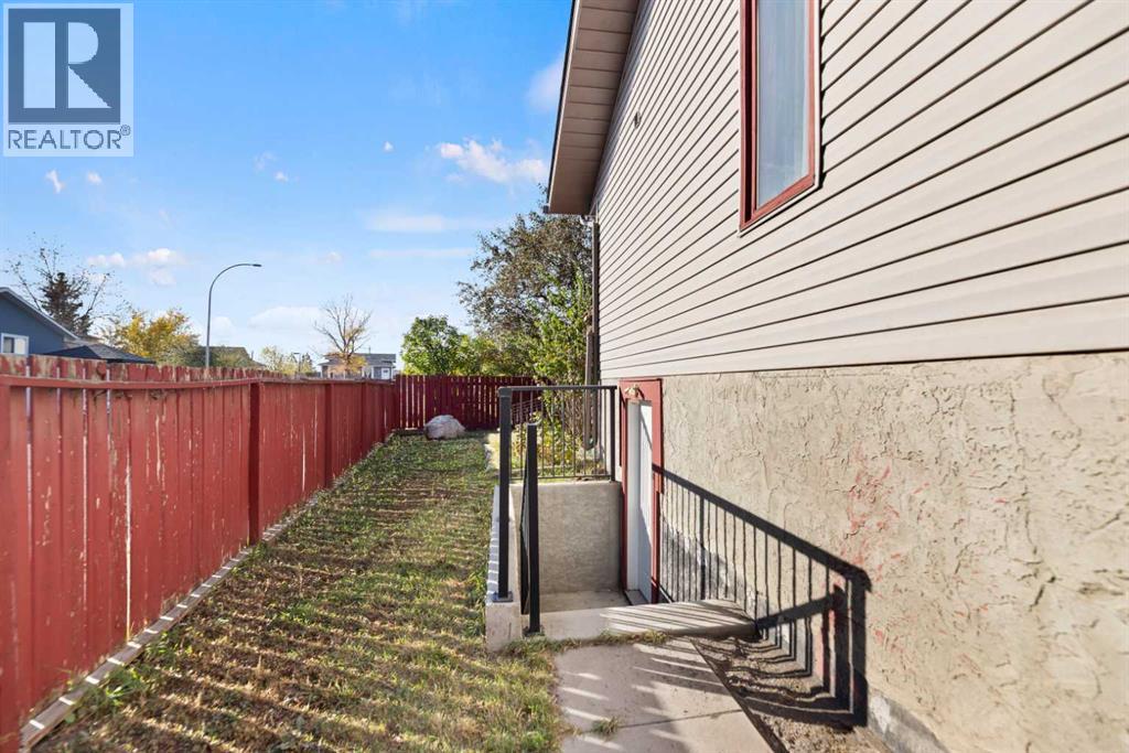 Single Family House for Sale in  Castleglen Court NE Castleridge Calgary 