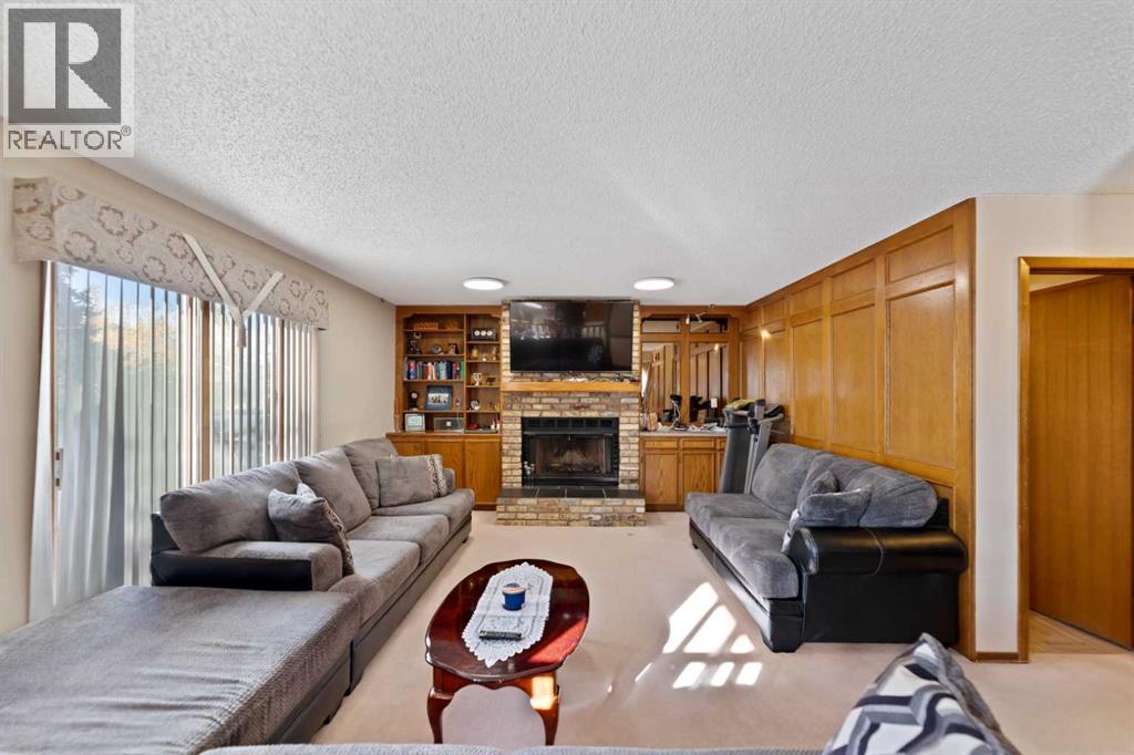 Single Family House for Sale in  Castleglen Court NE Castleridge Calgary 