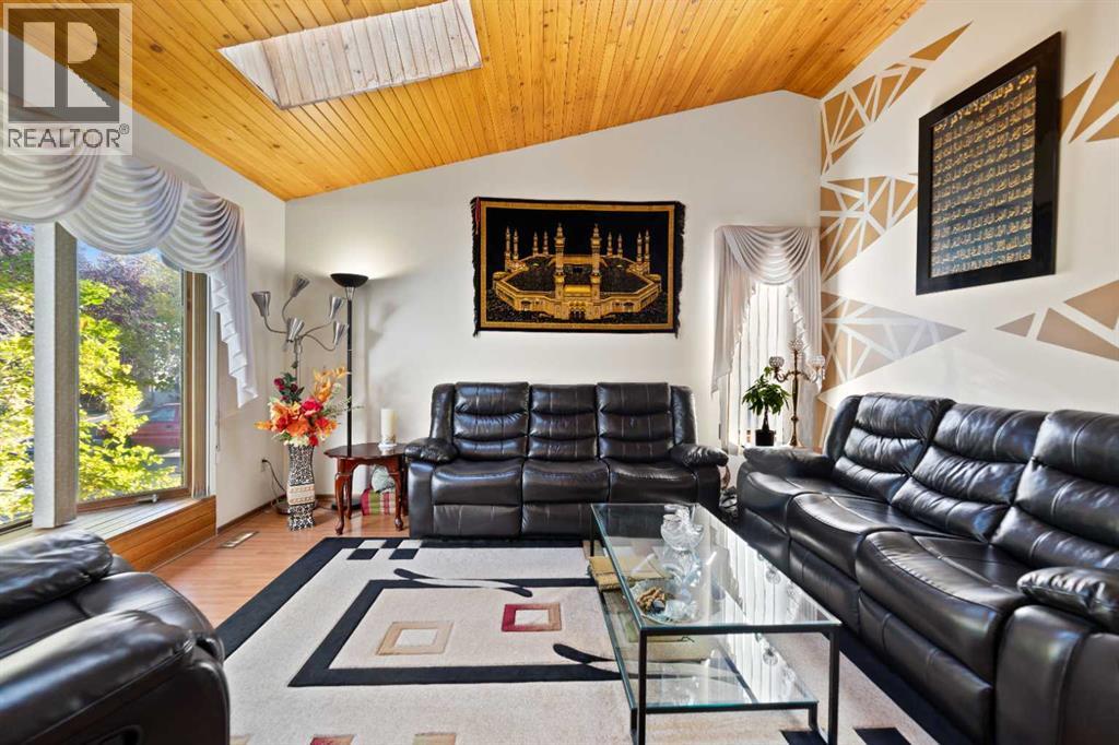 Single Family House for Sale in  Castleglen Court NE Castleridge Calgary 