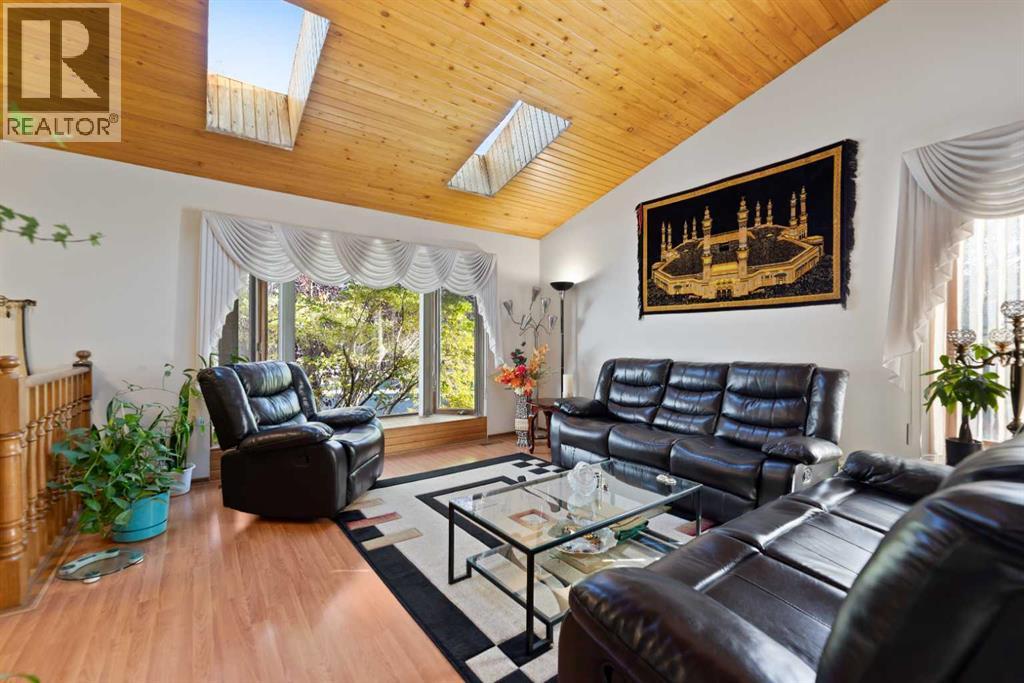 Single Family House for Sale in  Castleglen Court NE Castleridge Calgary 