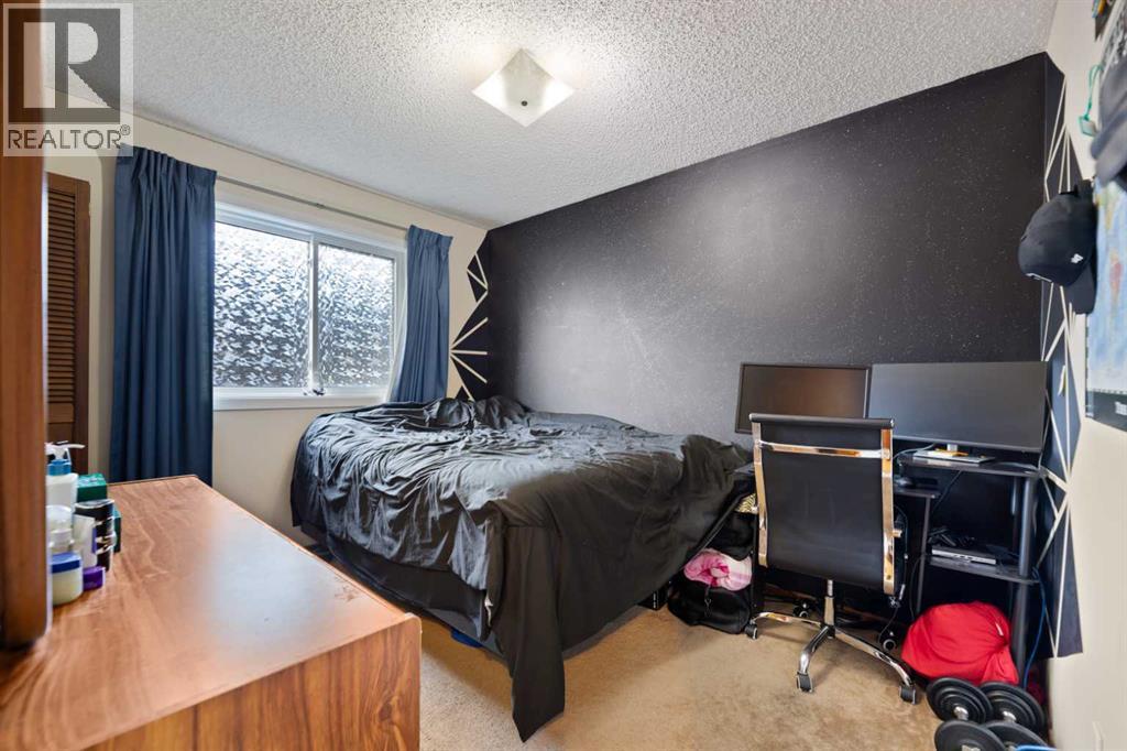 Single Family House for Sale in  Castleglen Court NE Castleridge Calgary 