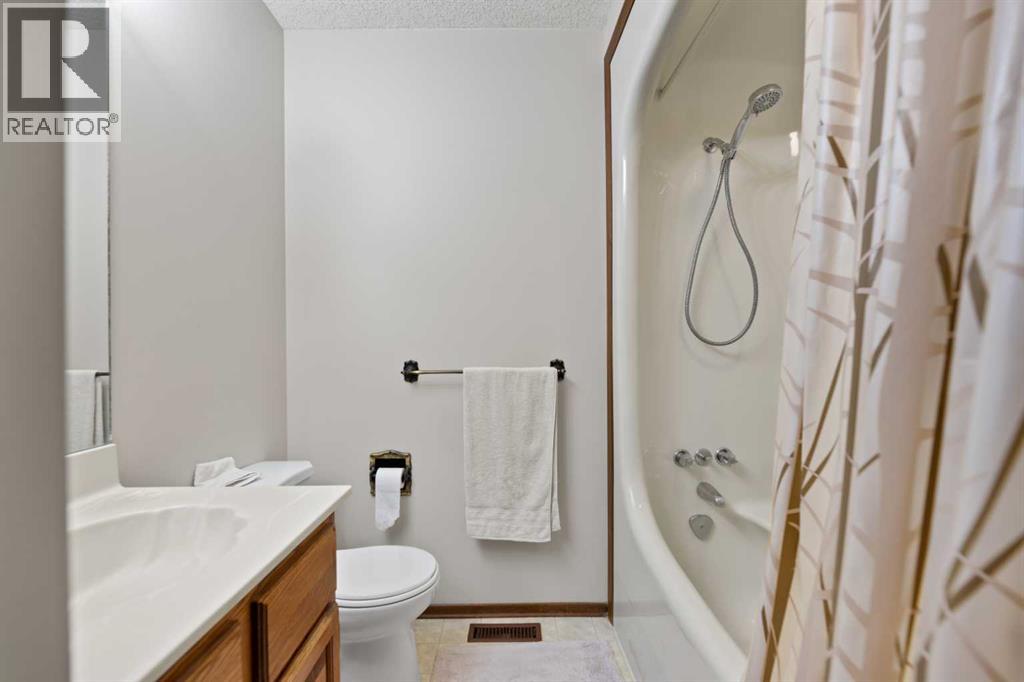Single Family House for Sale in  Castleglen Court NE Castleridge Calgary 