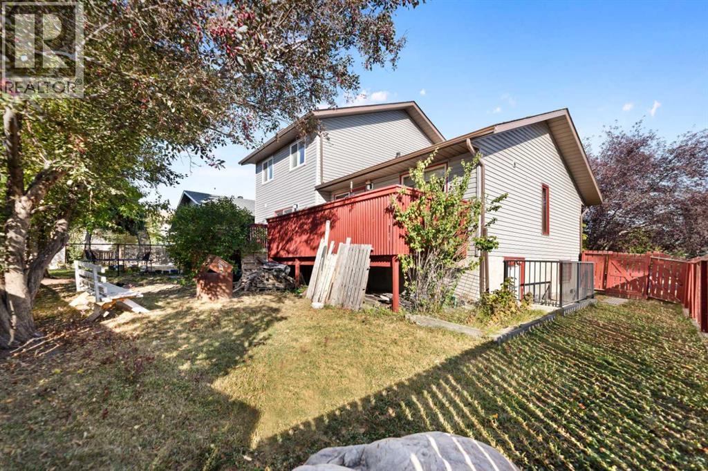 Single Family House for Sale in  Castleglen Court NE Castleridge Calgary 
