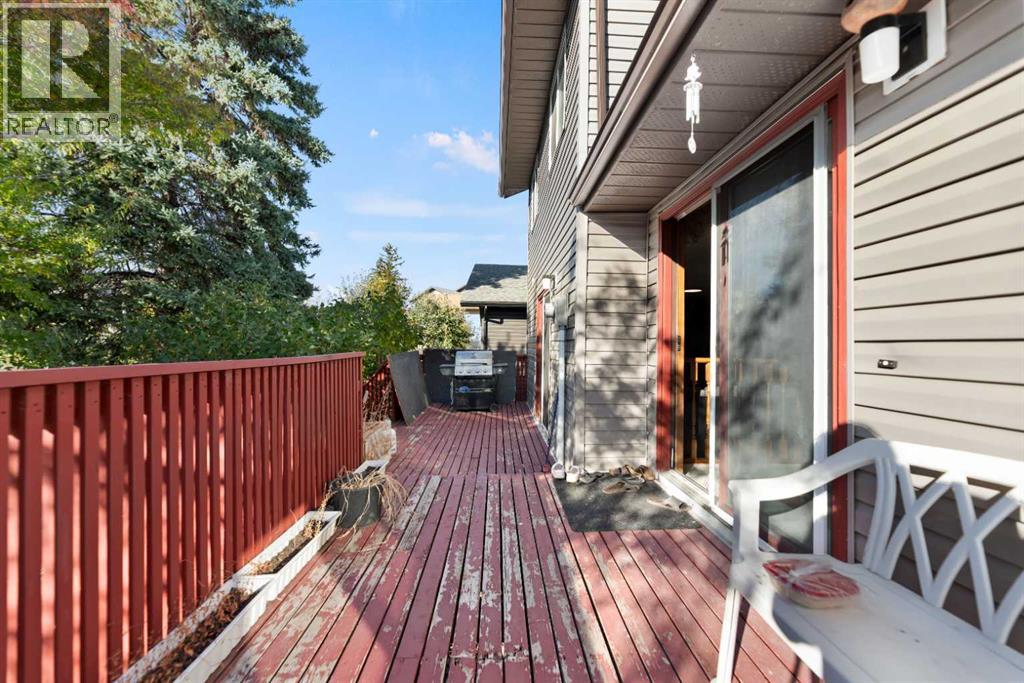 Single Family House for Sale in  Castleglen Court NE Castleridge Calgary 