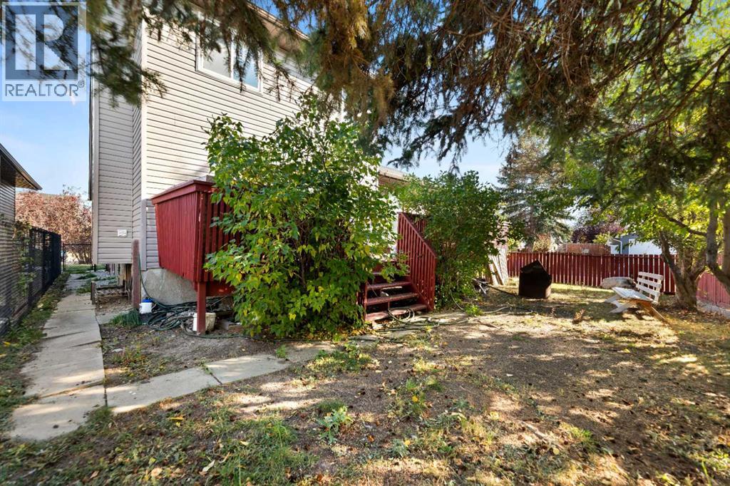 Single Family House for Sale in  Castleglen Court NE Castleridge Calgary 