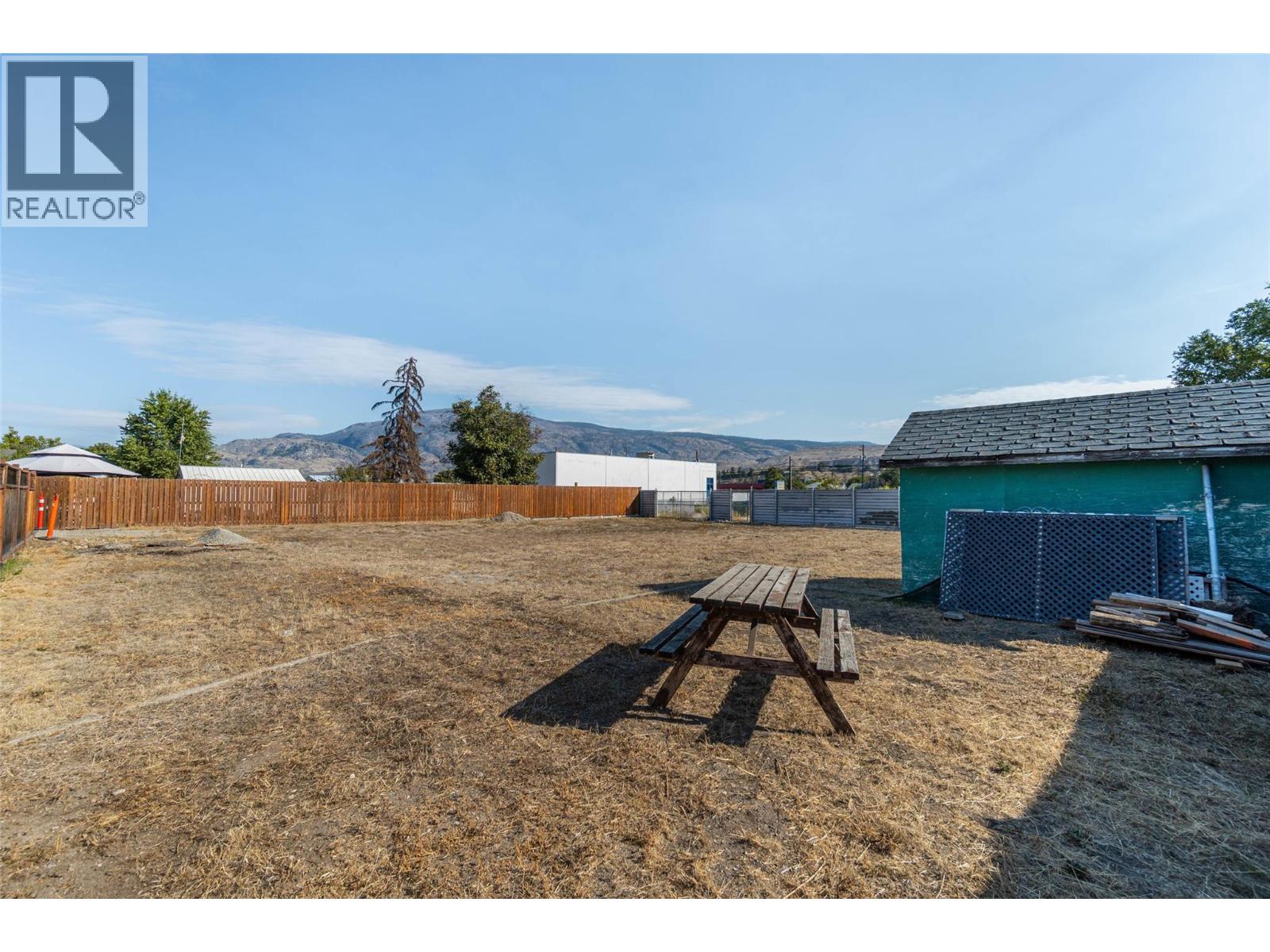  5845 Okanagan Street, Oliver