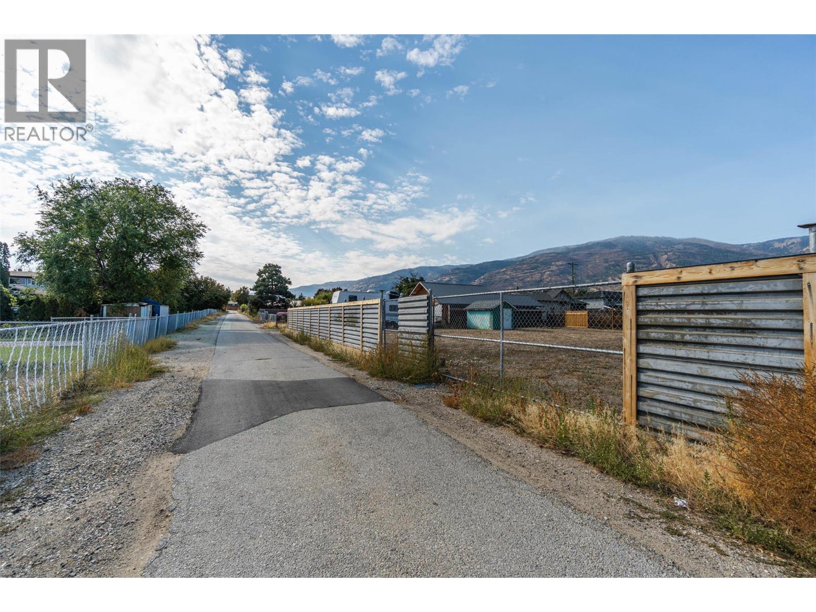  5845 Okanagan Street, Oliver