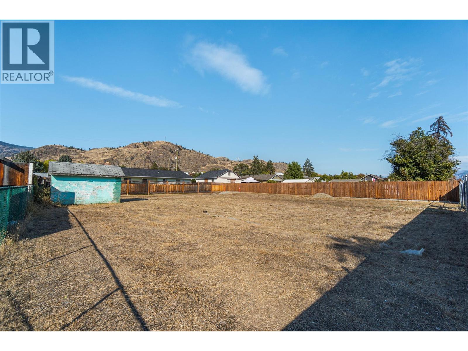 5845 Okanagan Street, Oliver