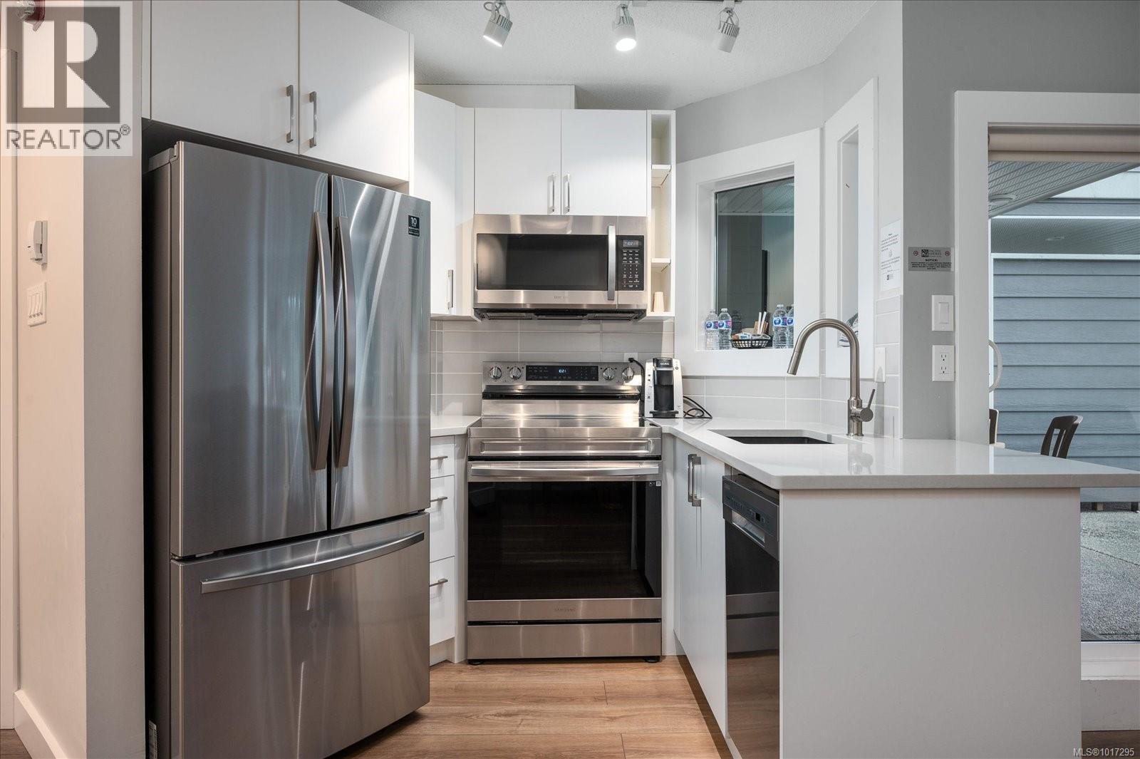 712 1600 Stroulger Rd, Nanoose Bay