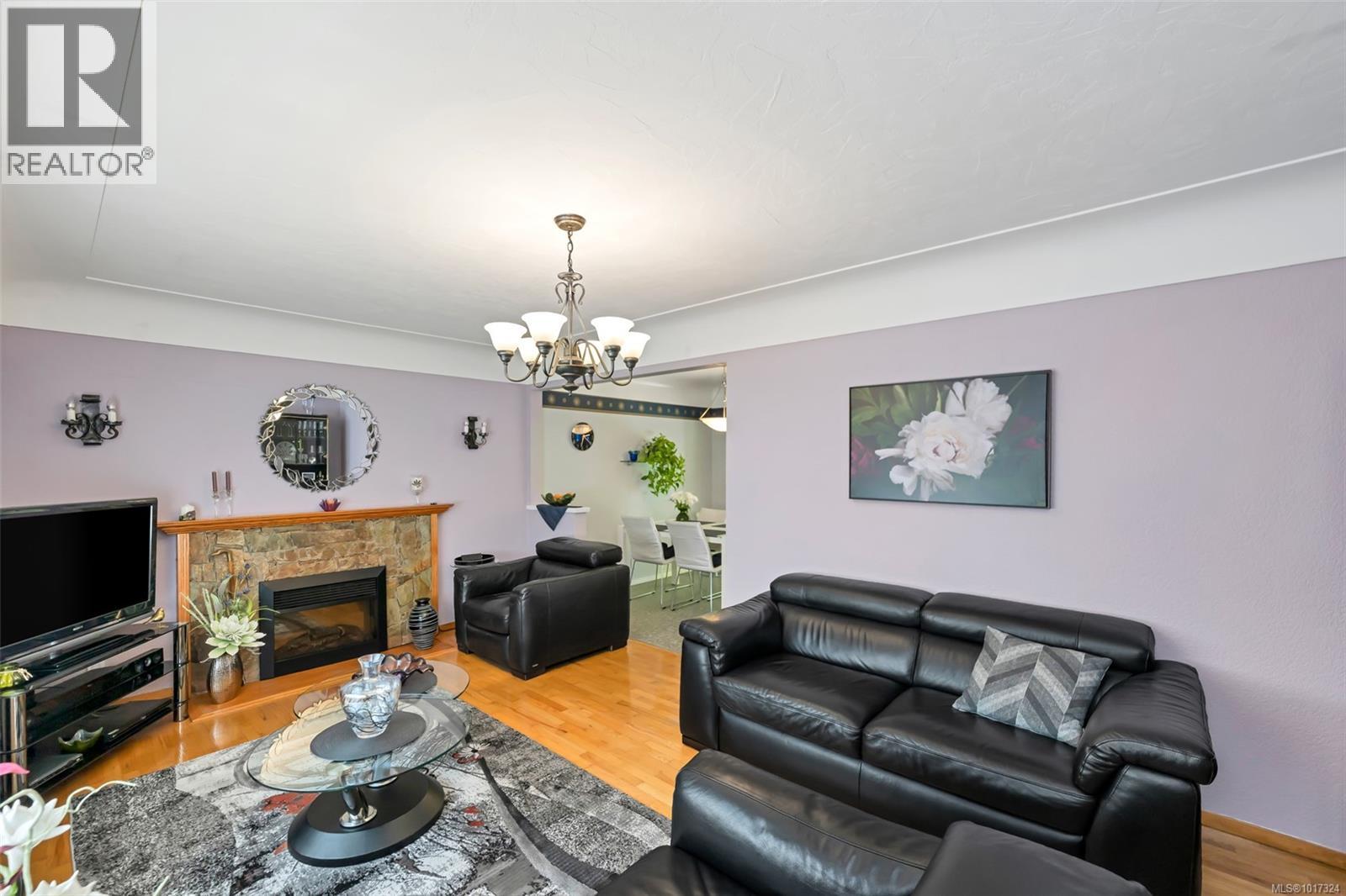  1028 Jenkins Avenue, Langford
