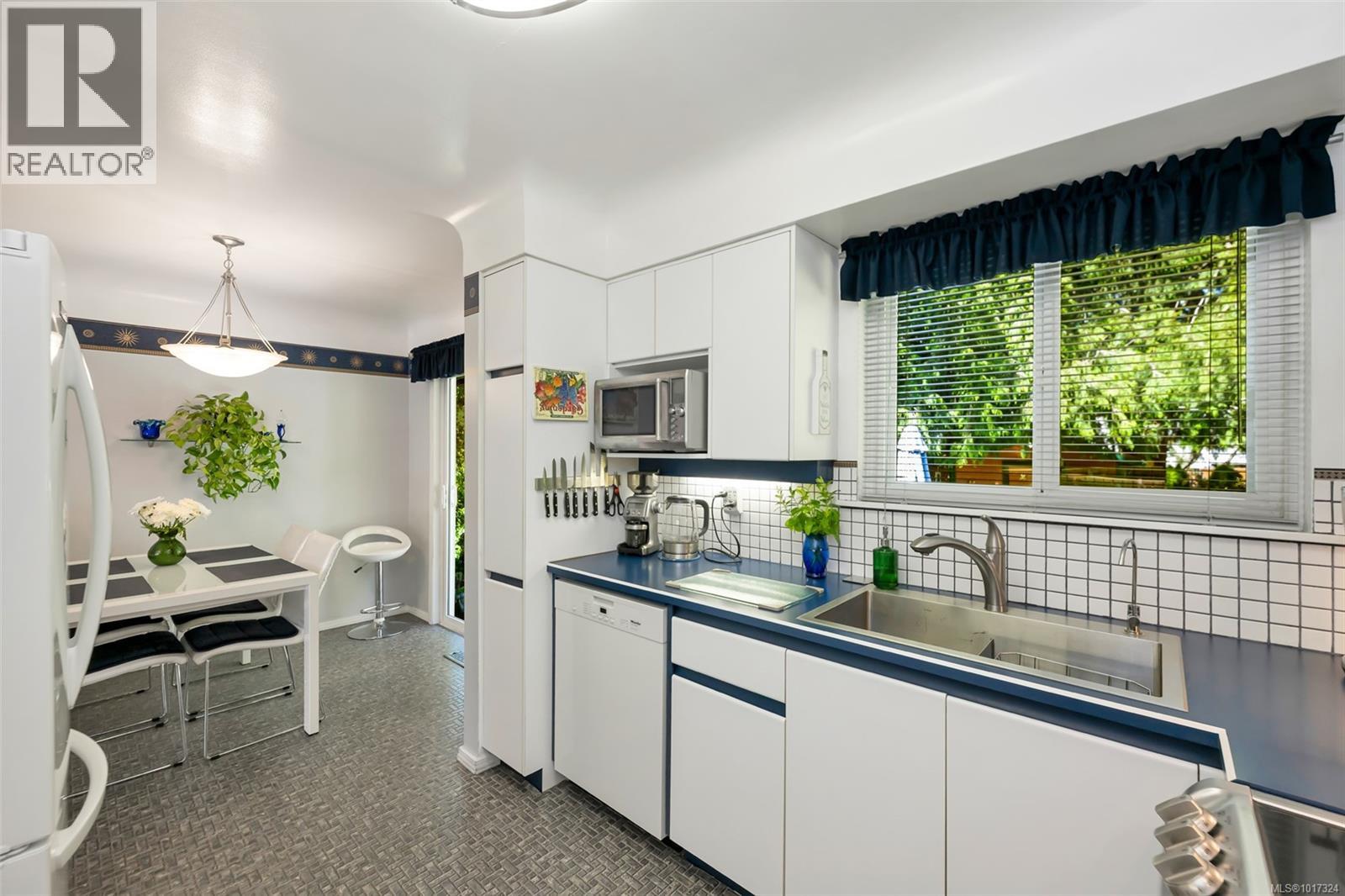  1028 Jenkins Avenue, Langford