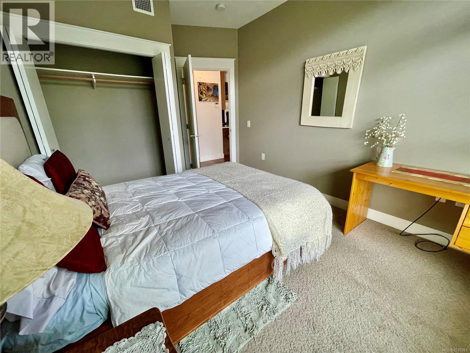 405 740 TRAVINO Lane, Saanich