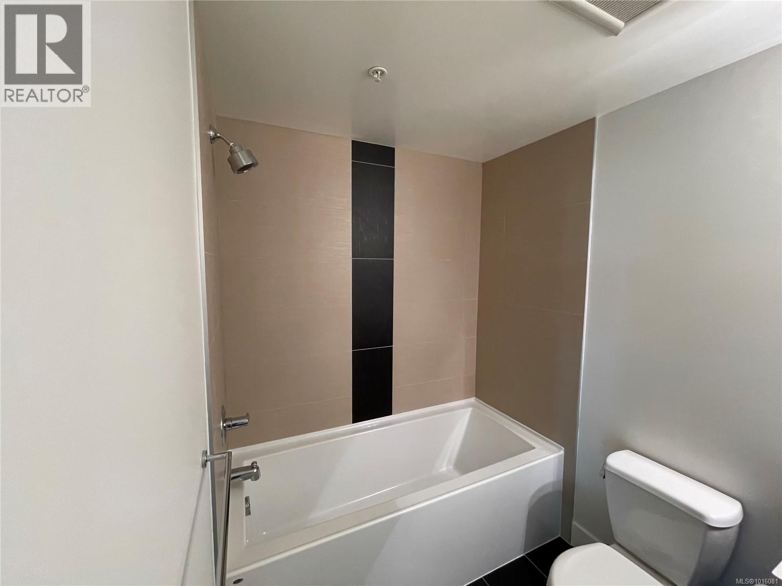 405 740 TRAVINO Lane, Saanich