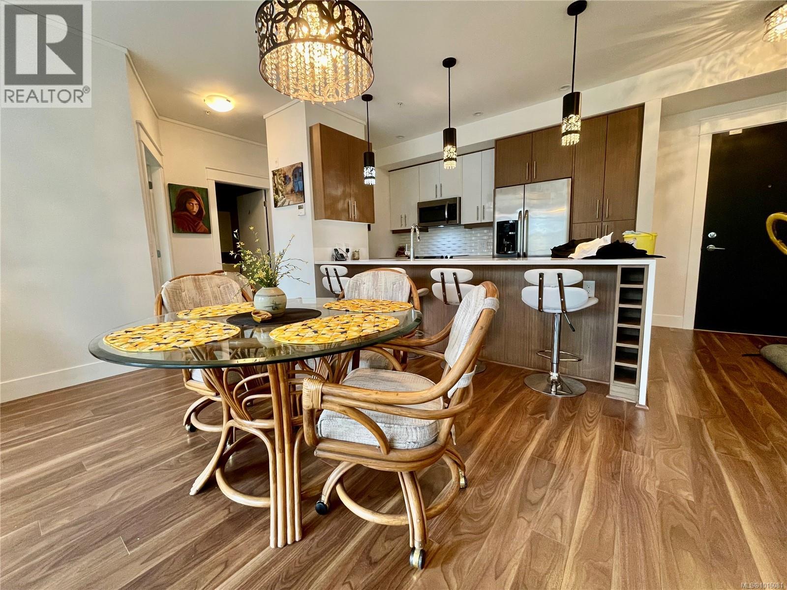 405 740 TRAVINO Lane, Saanich