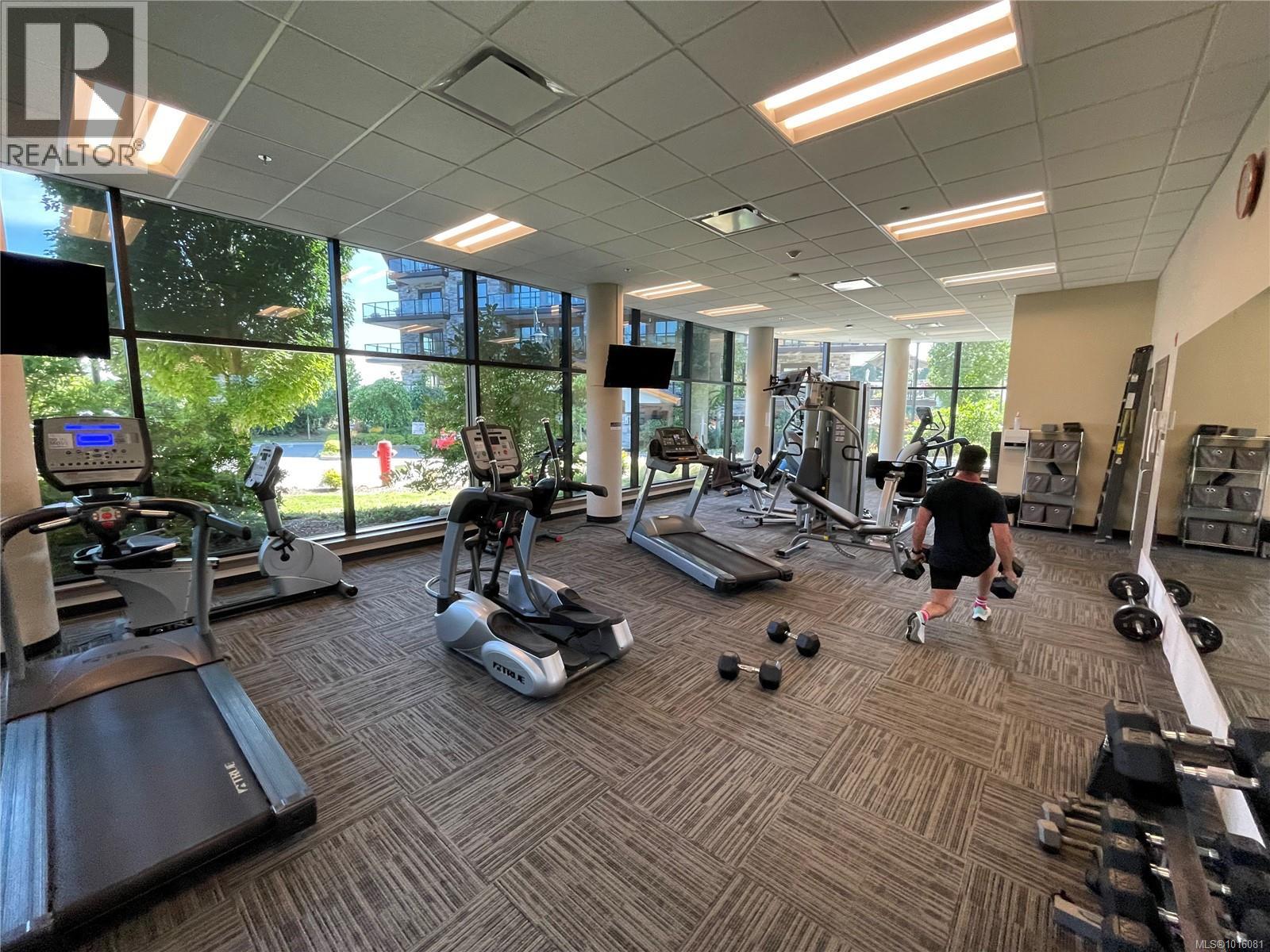 405 740 TRAVINO Lane, Saanich
